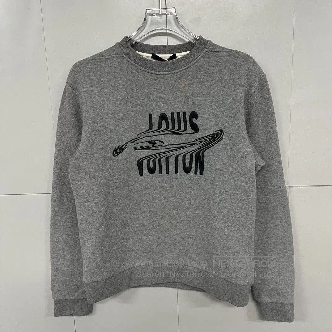 louis vuitton classic logo embroidered sweatshirt.
