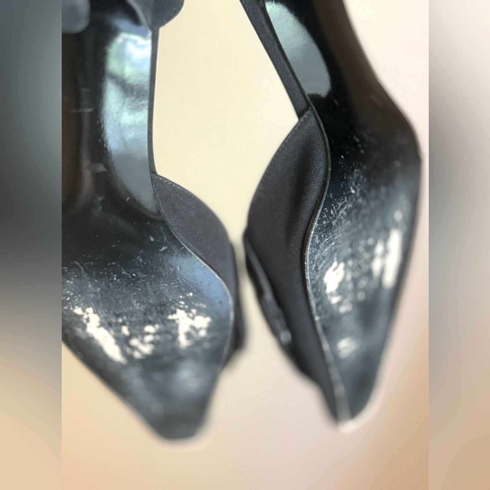 Stuart Weitzman Stuart Weitzman Vintage Loveknot Black Satin Pump 5.5 Size US 5.5 / IT 35.5 - 10 Thumbnail