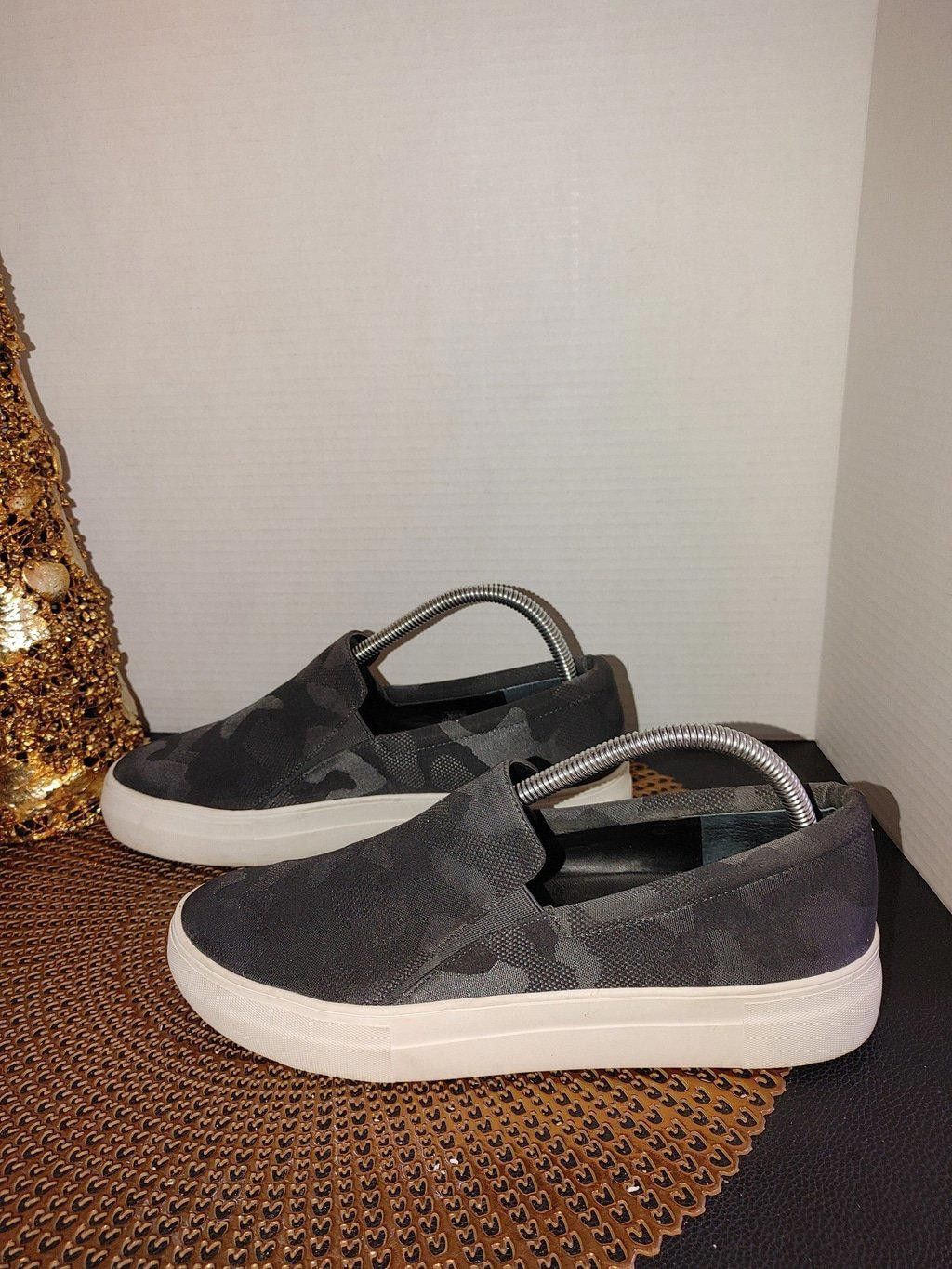 Vince Camuto Vince Camuto Korlie Camo Slip-ons Size 9 Size US 9 / IT 39 - 1 Thumbnail