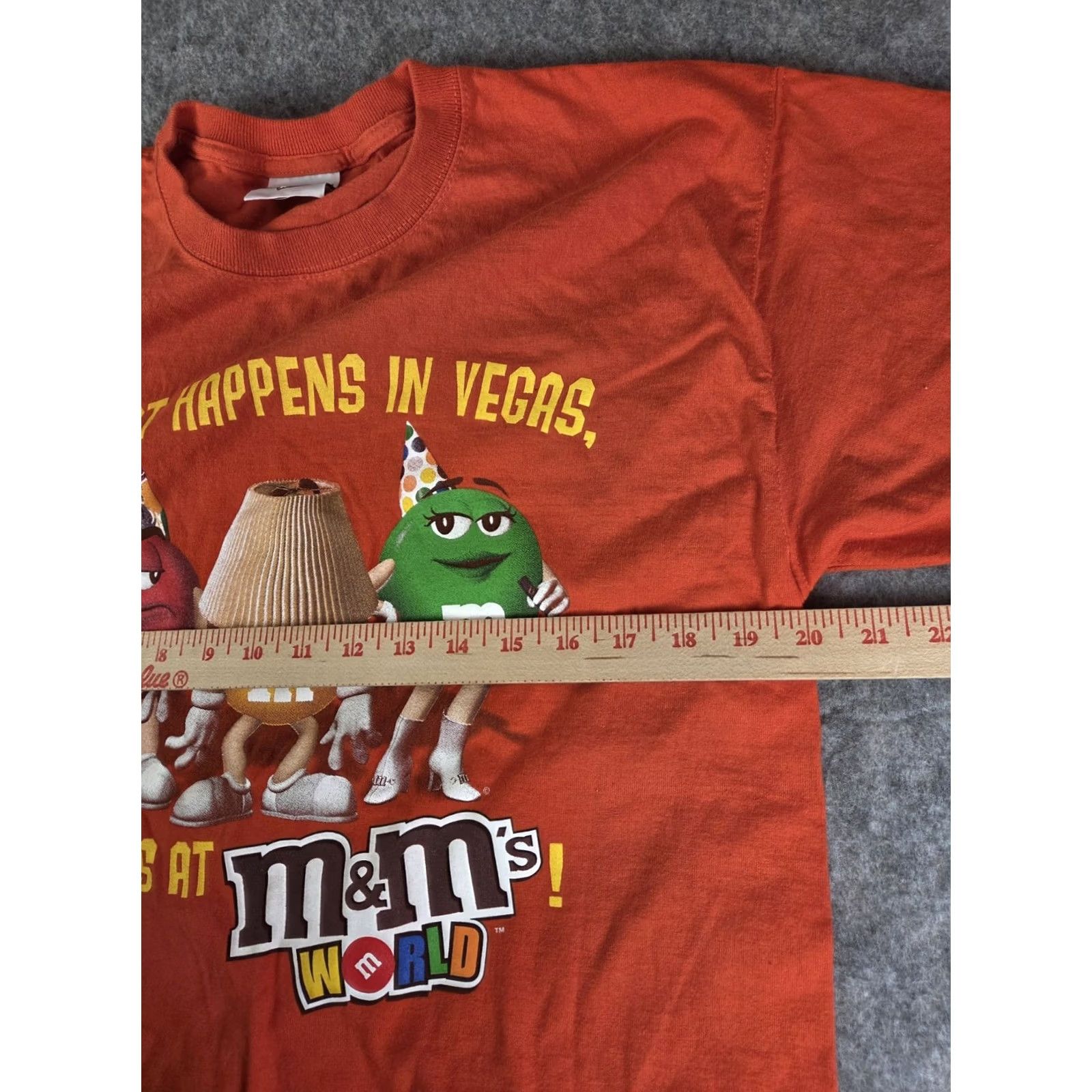 Vintage VINTAGE LAS VEGAS M&M's WORLD WHAT HAPPENS IN VEGAS T-Shirt Men M Orange Logo Graphic Print Candy 90s Mens Size US M / EU 48-50 / 2 - 6 Thumbnail
