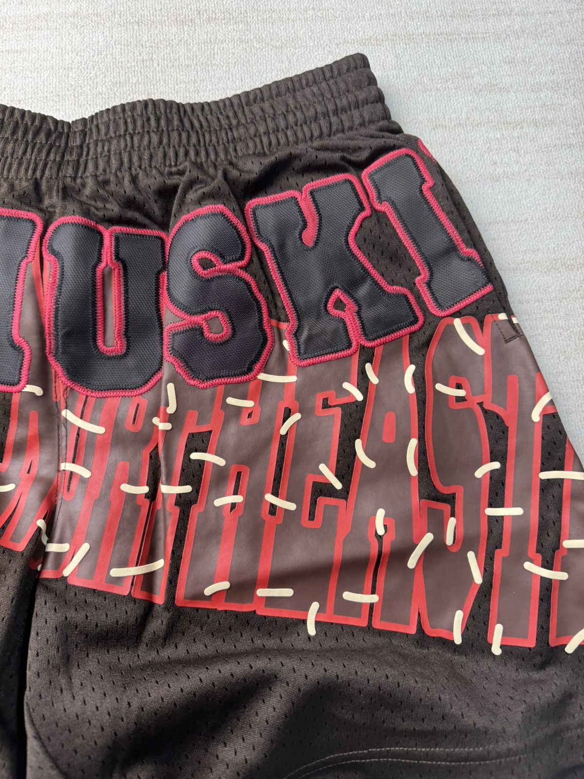 Mitchell & Ness × Travis Scott Northeastern huskies shorts M Size US 32 / EU 48 - 2 Thumbnail