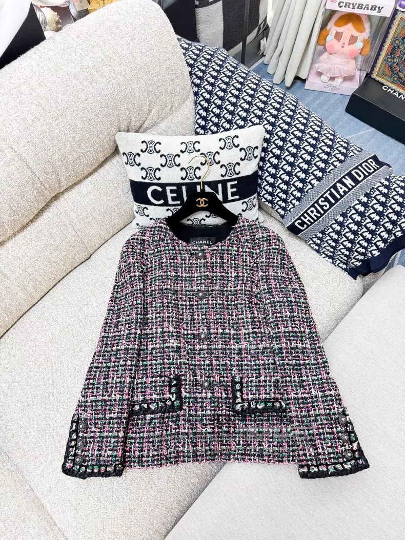 Chanel Chanel Pink and green tweed jacket Size XS / US 0-2 / IT 36-38 - 2 Thumbnail