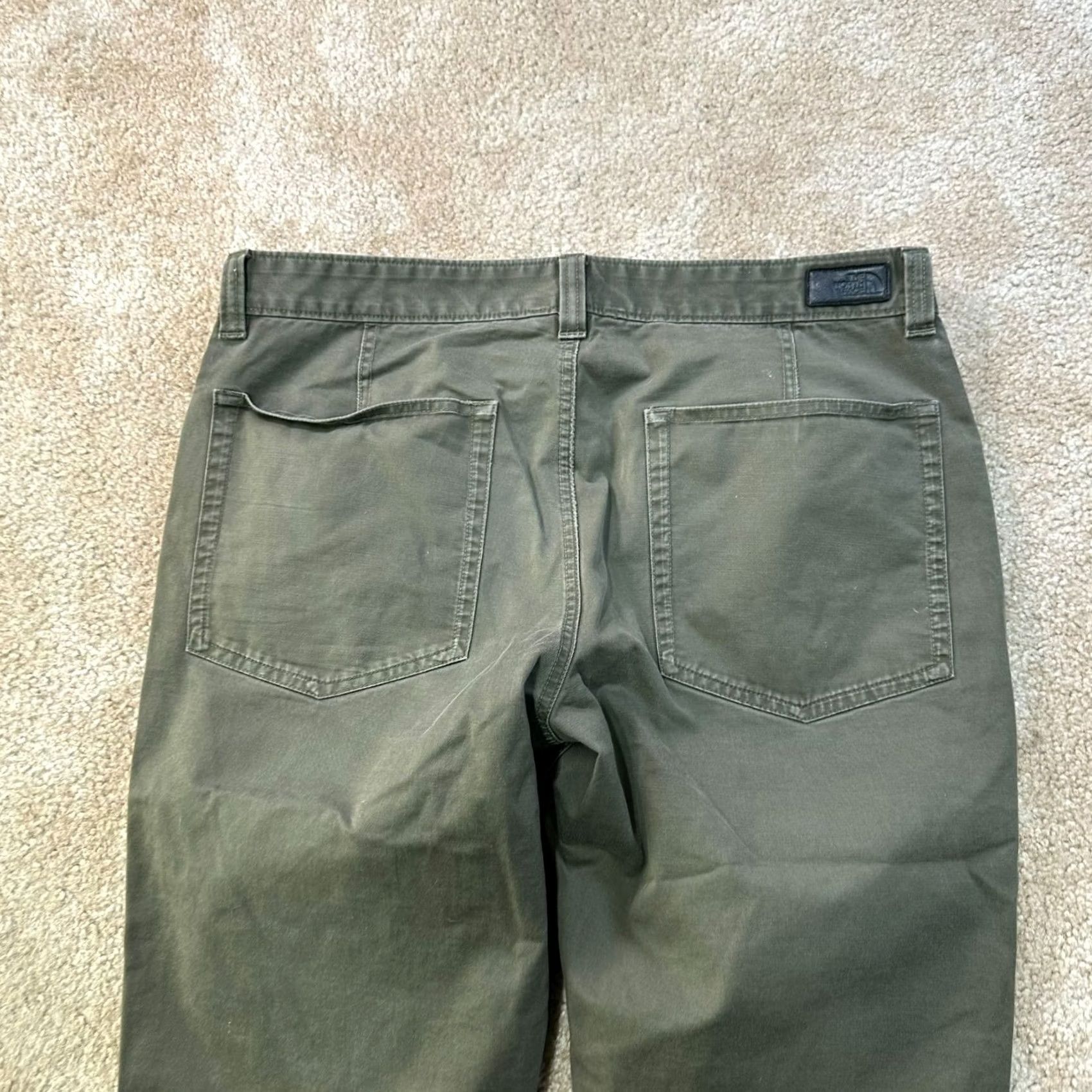 The North Face the North Face chino pants Men’s 36x30 Green Straight Leg Regular Waist 36 Inseam 30 Vintage: No Size US 36 / EU 52 - 7 Thumbnail