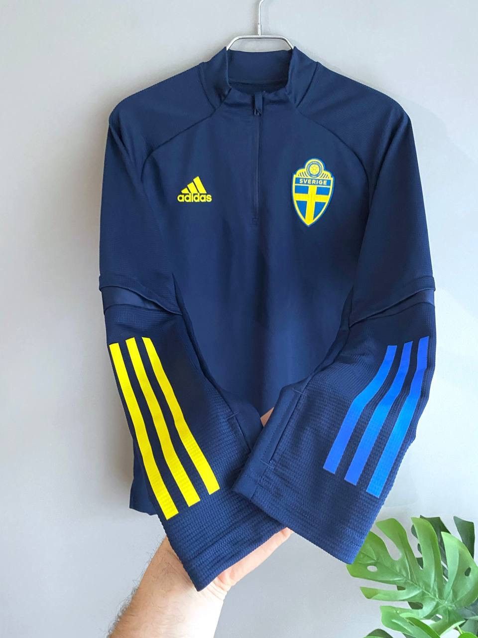 Adidas Sweden National Football Team Soccer Longsleeve, M, FS7183 Size US M / EU 48-50 / 2 - 10 Thumbnail