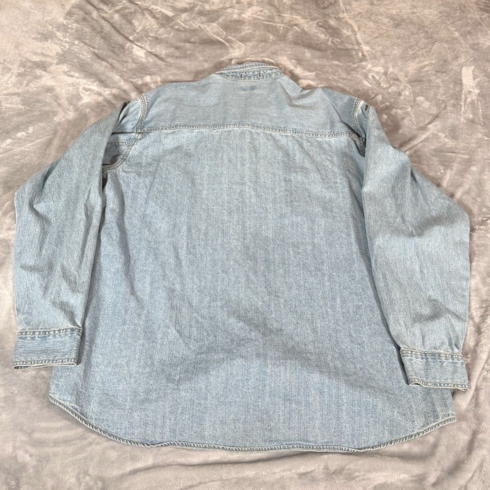 Levi's VINTAGE Levi's Red Tab Denim Shirt XL Tall Fit Light Wash Relaxed Casual Pockets Retro Mens Size US XL / EU 56 / 4 - 6 Thumbnail