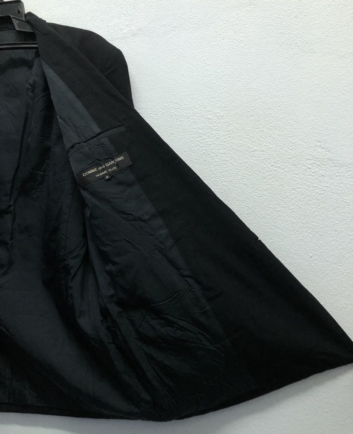 Comme des Garcons Homme Plus Comme des Garçons Homme Plus Red Stitch Lapel Black Wool (S) Size US S / EU 44-46 / 1 - 15 Thumbnail