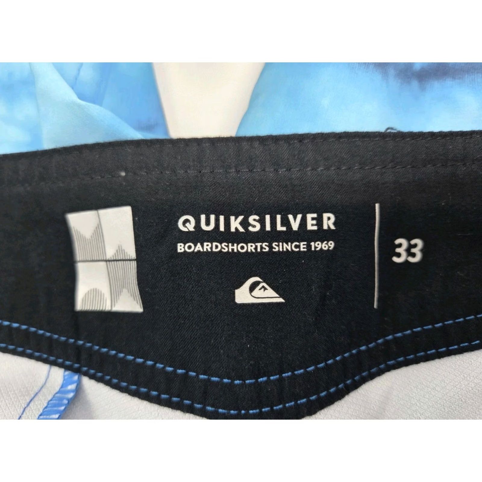 Quiksilver Quiksilver Board Shorts Men Dry Flight Highline Blue Cloudy 33 Water-Repellent Quick Dry Stretch Back Pocket Zip Beach Surfing Mens Size US 33 - 3 Thumbnail