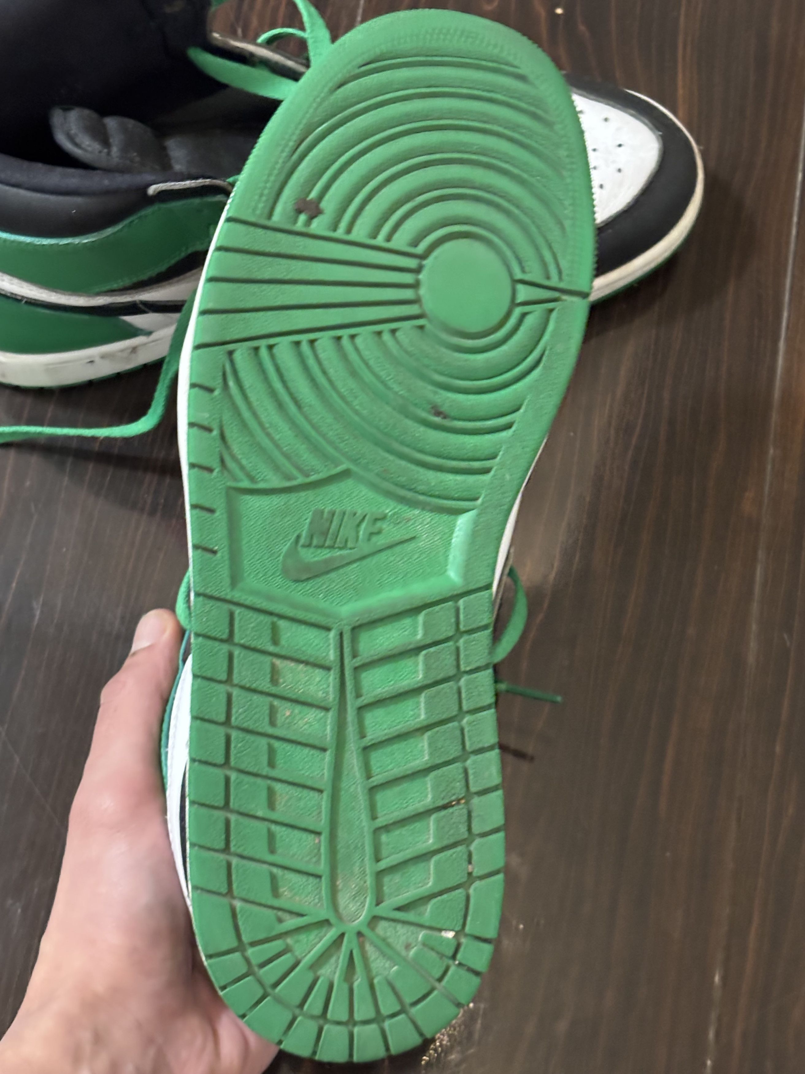 Nike Jordan 1 Lucky Green Size US 12 / EU 45 - 3 Thumbnail