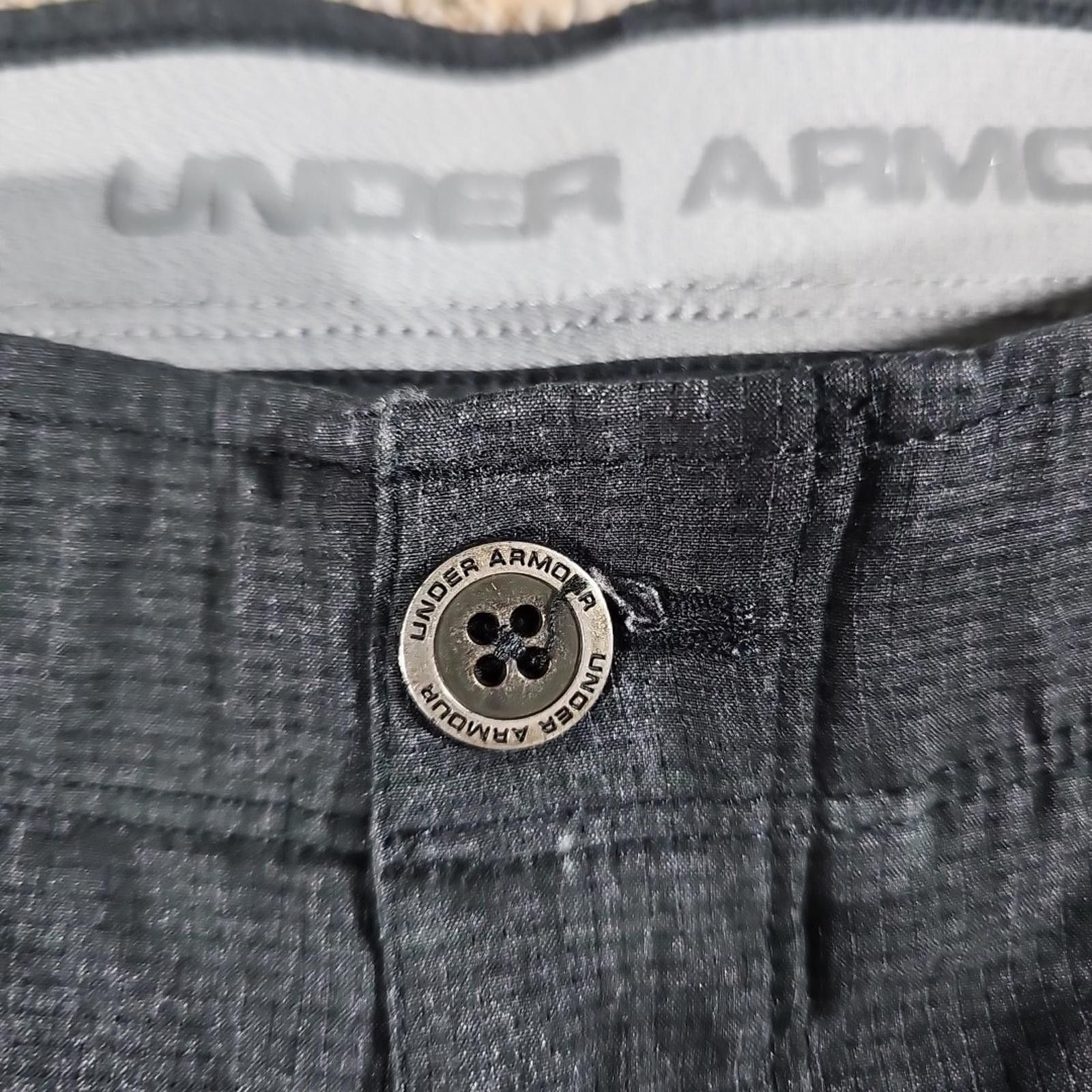 Under Armour Under Armour Golf Shorts Mens 36 Charcoal Gray HeatGear Size US 36 / EU 52 - 2 Thumbnail