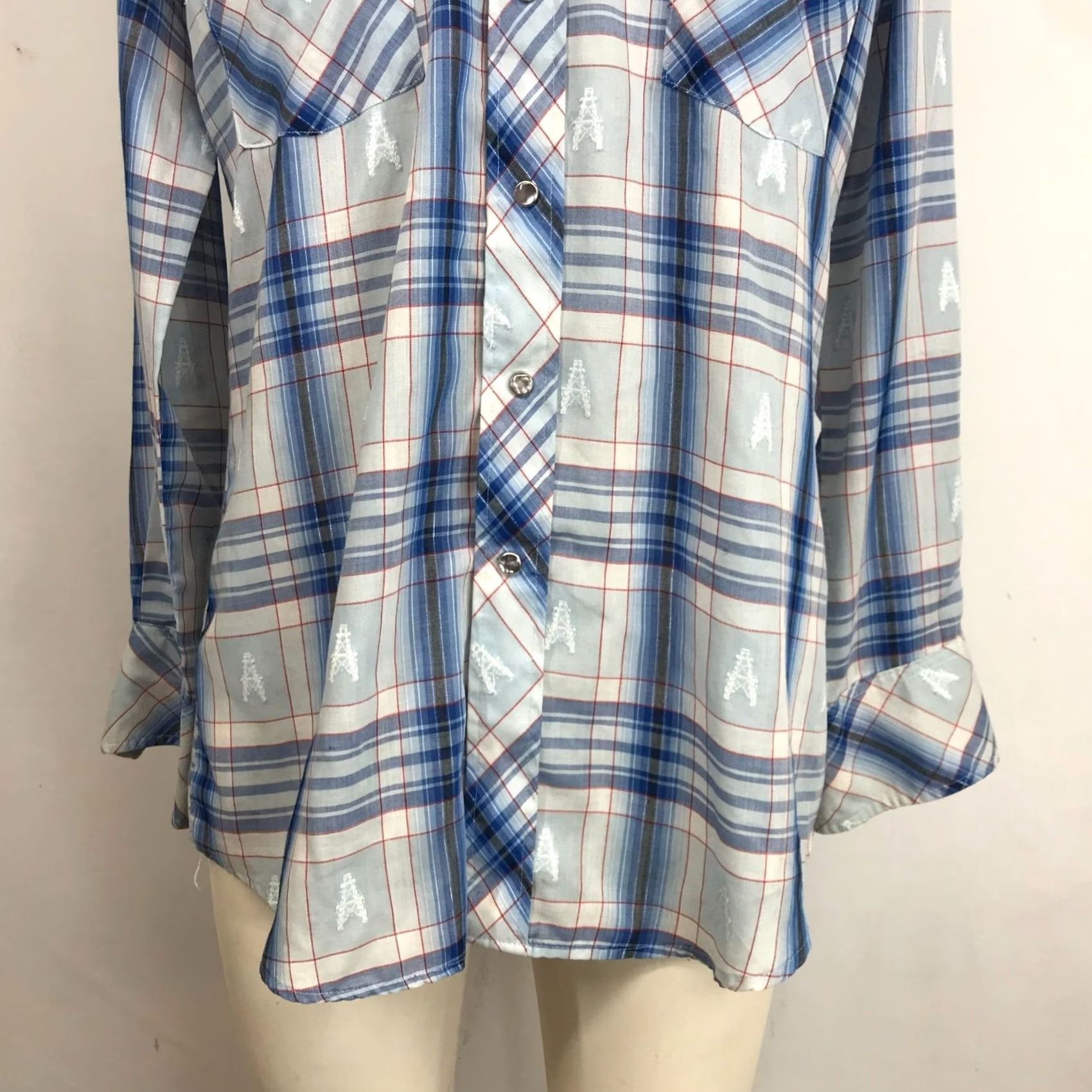 Vintage VINTAGE JCPENNY MEN'S 15 1/2-33 BLUE WESTERN SNAP SHIRT LONG SLEEVE W/ POCKETS Size US L / EU 52-54 / 3 - 3 Thumbnail