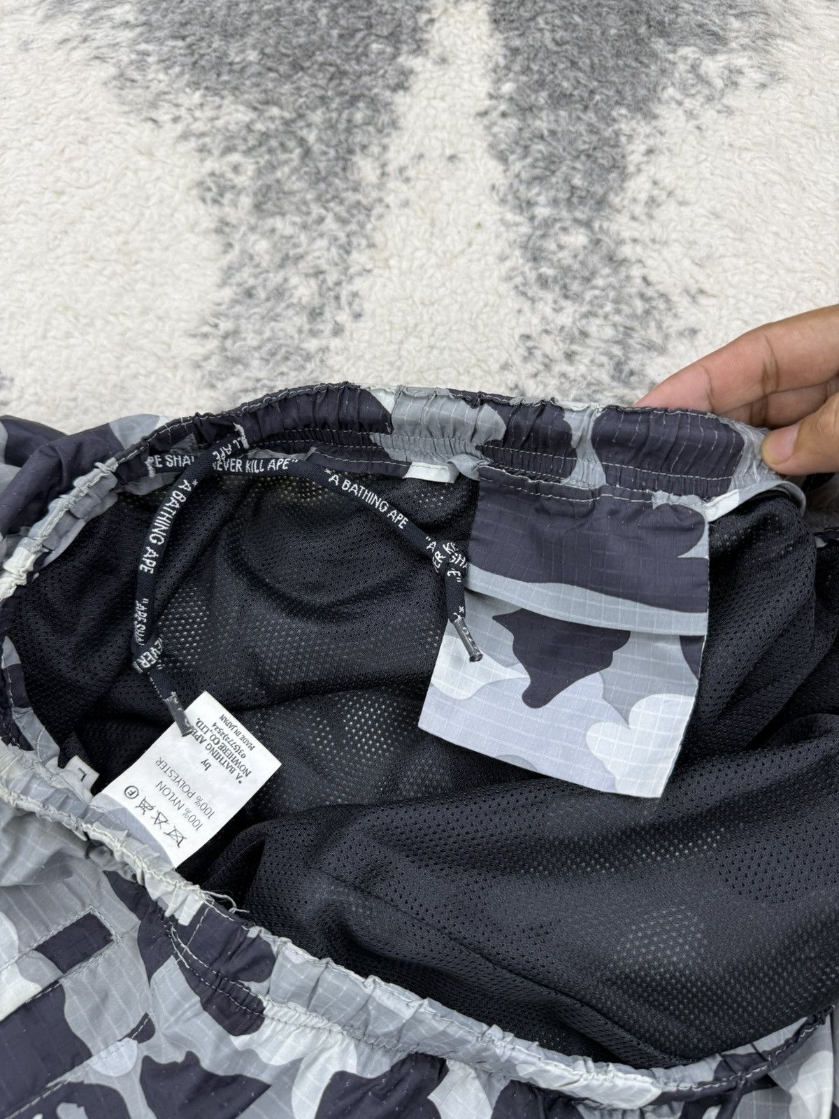 Bape × Vintage 1st Camo Beach Shorts Size US 31 - 17 Thumbnail