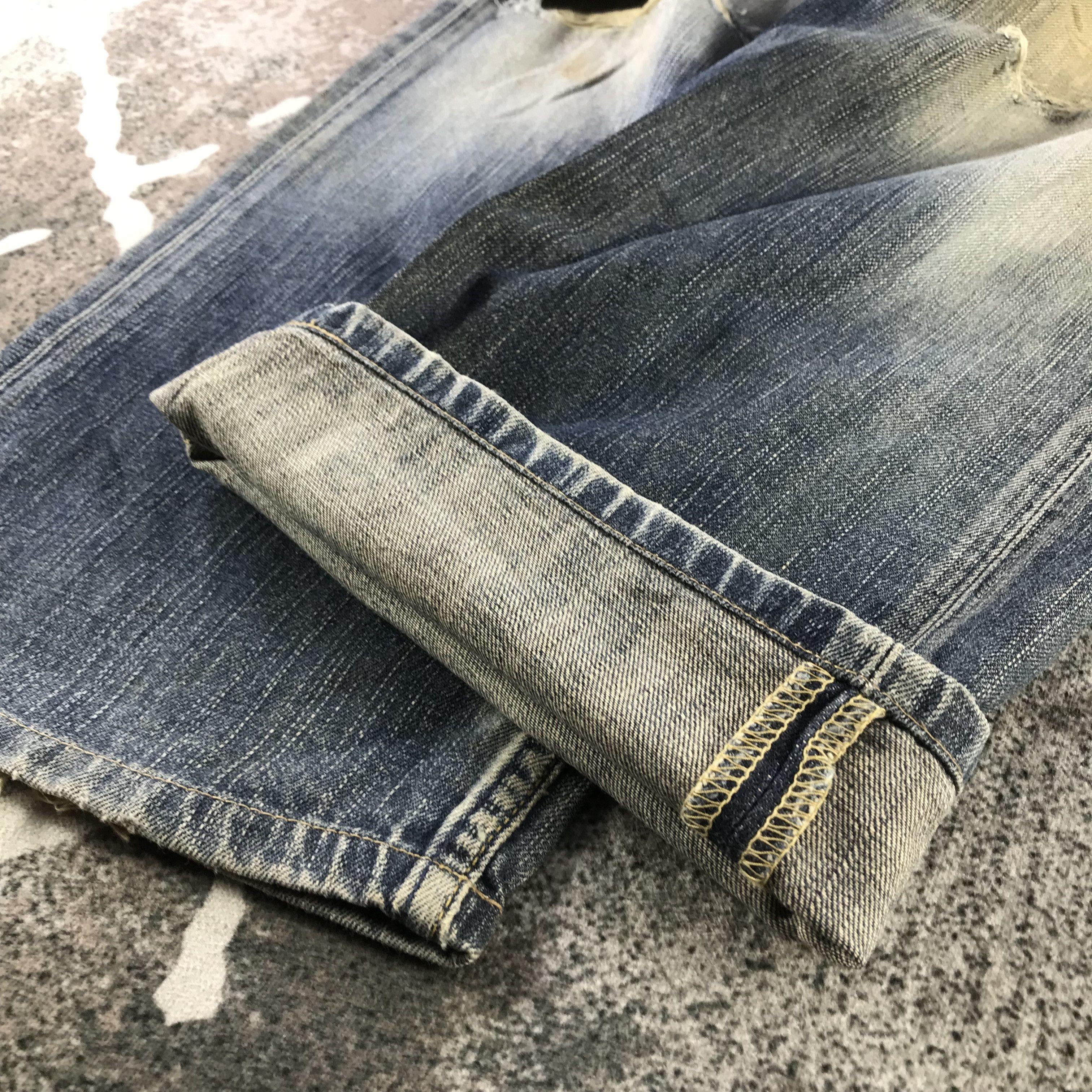 Levi's Vintage Levis 504 Jeans Distressed Denim KJ3344 Size US 32 / EU 48 - 7 Thumbnail