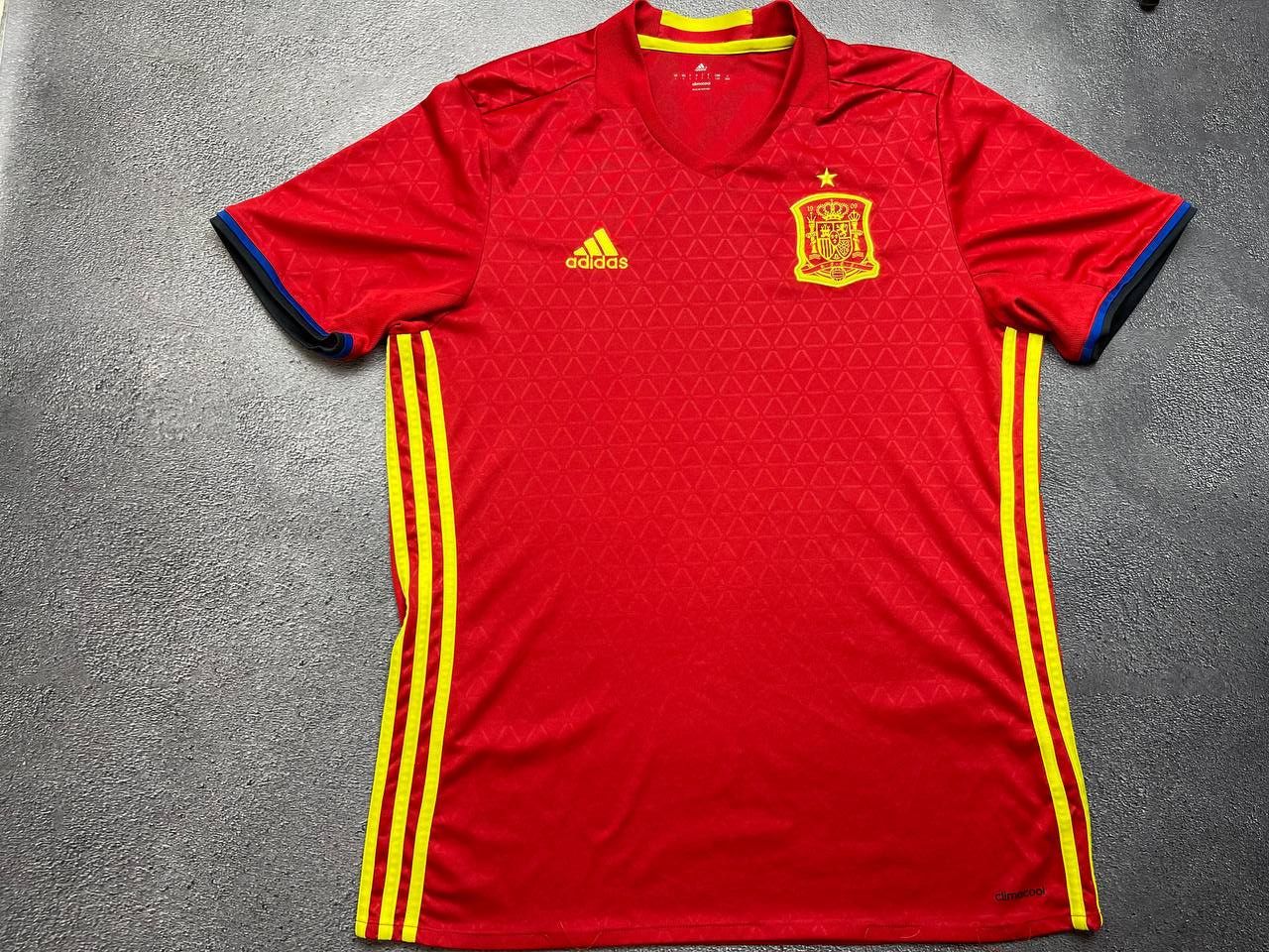 Adidas Vintage Adidas 2016/2017 Spain Soccer Home Jersey Size L Size US L / EU 52-54 / 3 - 1 Thumbnail