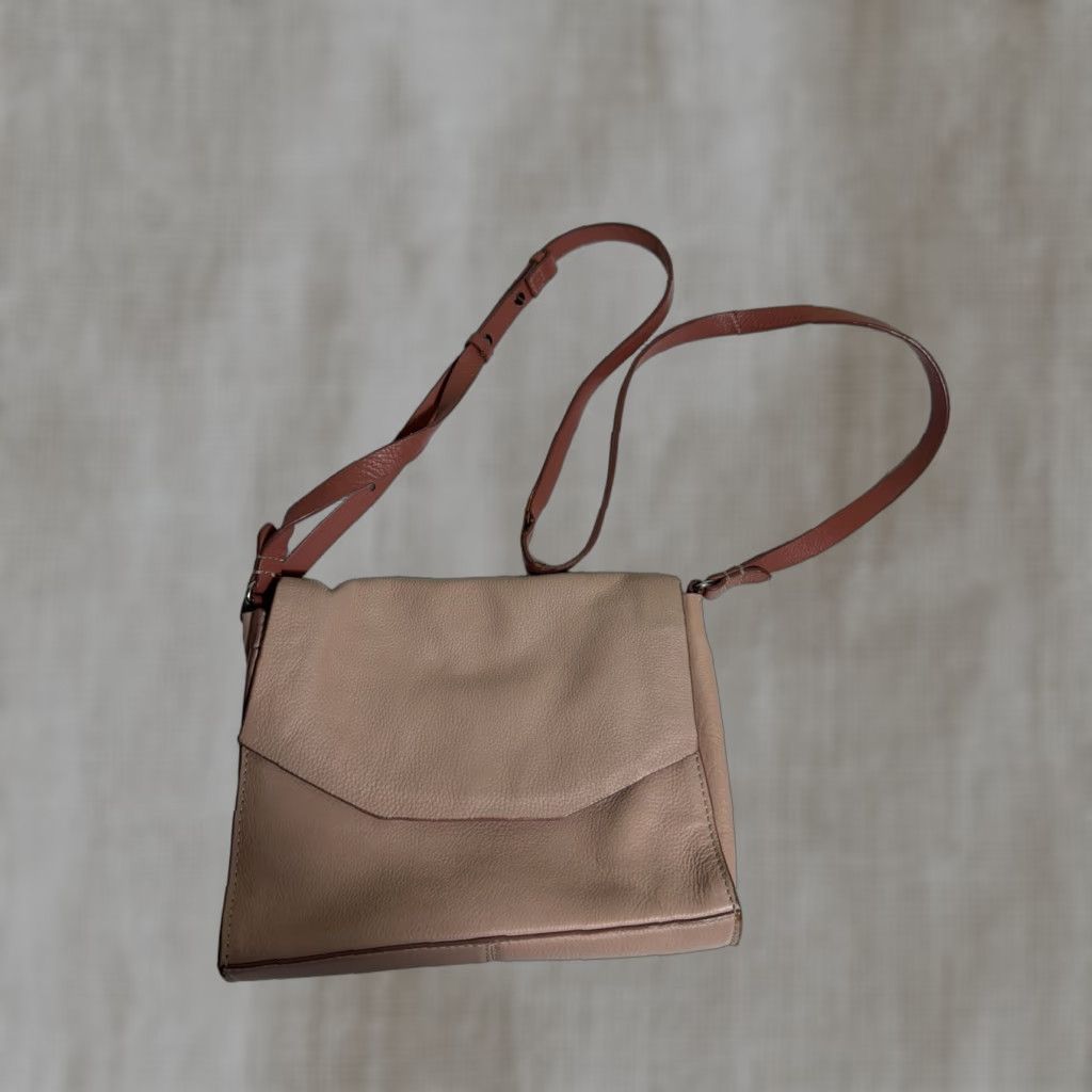 Clarks VINTAGE Clarks Pebbled Leather Crossbody Purse Pink 9x7x2.5 Flaw Strap Womens Crossbody Pebbles Leather Pink 9x7x2.5 Strap Wear Size ONE SIZE - 1 Thumbnail