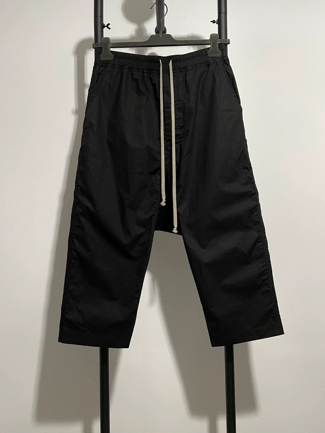 Rick Owens rick owens black cropped pants s size Size US 30 / EU 46 - 1 Thumbnail