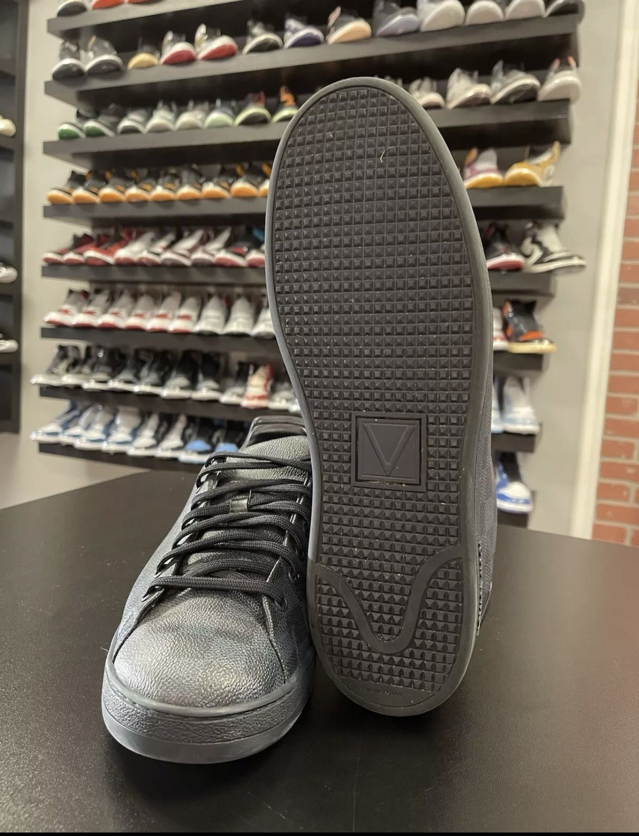 Louis Vuitton Size 10.5LV/11.5US - Louis Vuitton Damier FrontLow Canvas Size US 11.5 / EU 44-45 - 12 Thumbnail