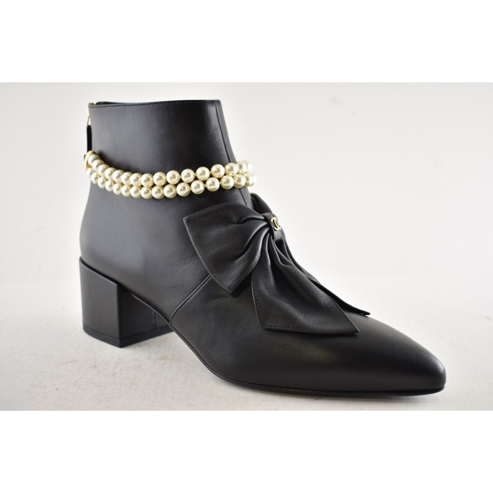 Chanel Chanel 24A Black Lambskin Pearl CC Bow Ankle Heel Boots 37.5 Size US 7.5 / IT 37.5 - 5 Thumbnail
