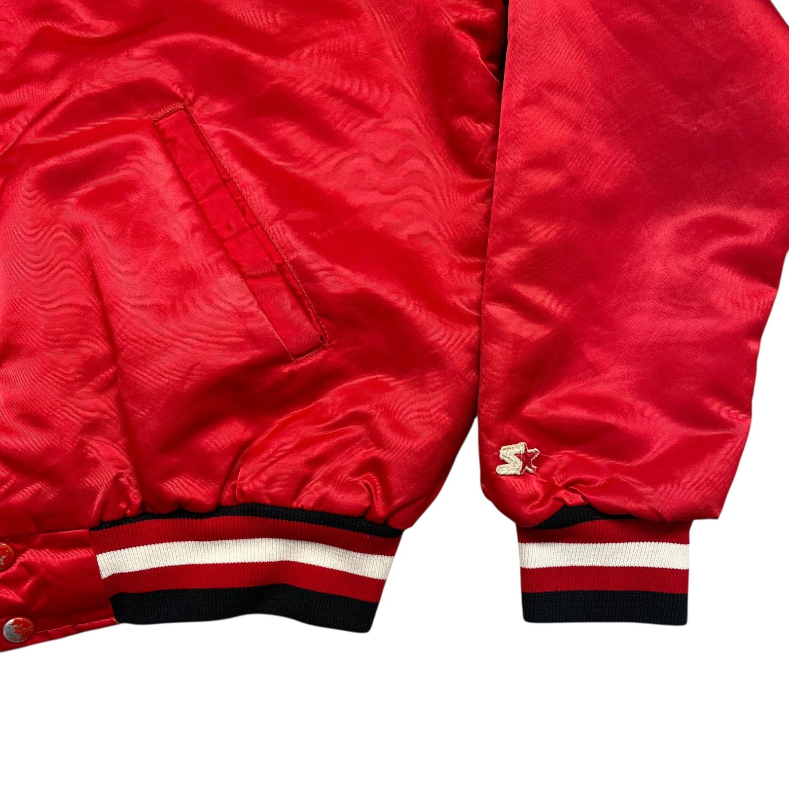 NHL VTG 90s CHICAGO BLACKHAWKS STARTER SATIN JACKET RED SIZE L Size US L / EU 52-54 / 3 - 3 Thumbnail