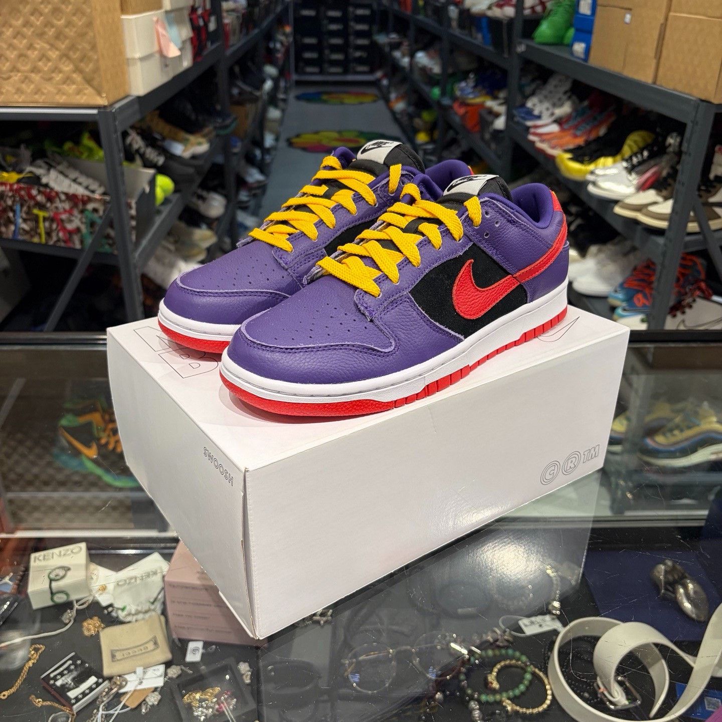 Nike Nike Lowtop Sneakers 9.5 Men Size US 9.5 / EU 42-43 - 1 Thumbnail