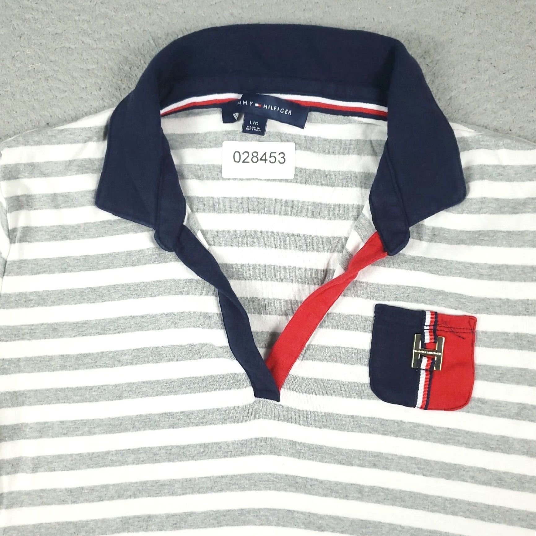 Tommy Hilfiger VINTAGE Tommy Hilfiger Polo Shirt Womens Large Gray Striped Short Sleeve Collared Classic Sports Size L / US 10 / IT 46 - 2 Thumbnail