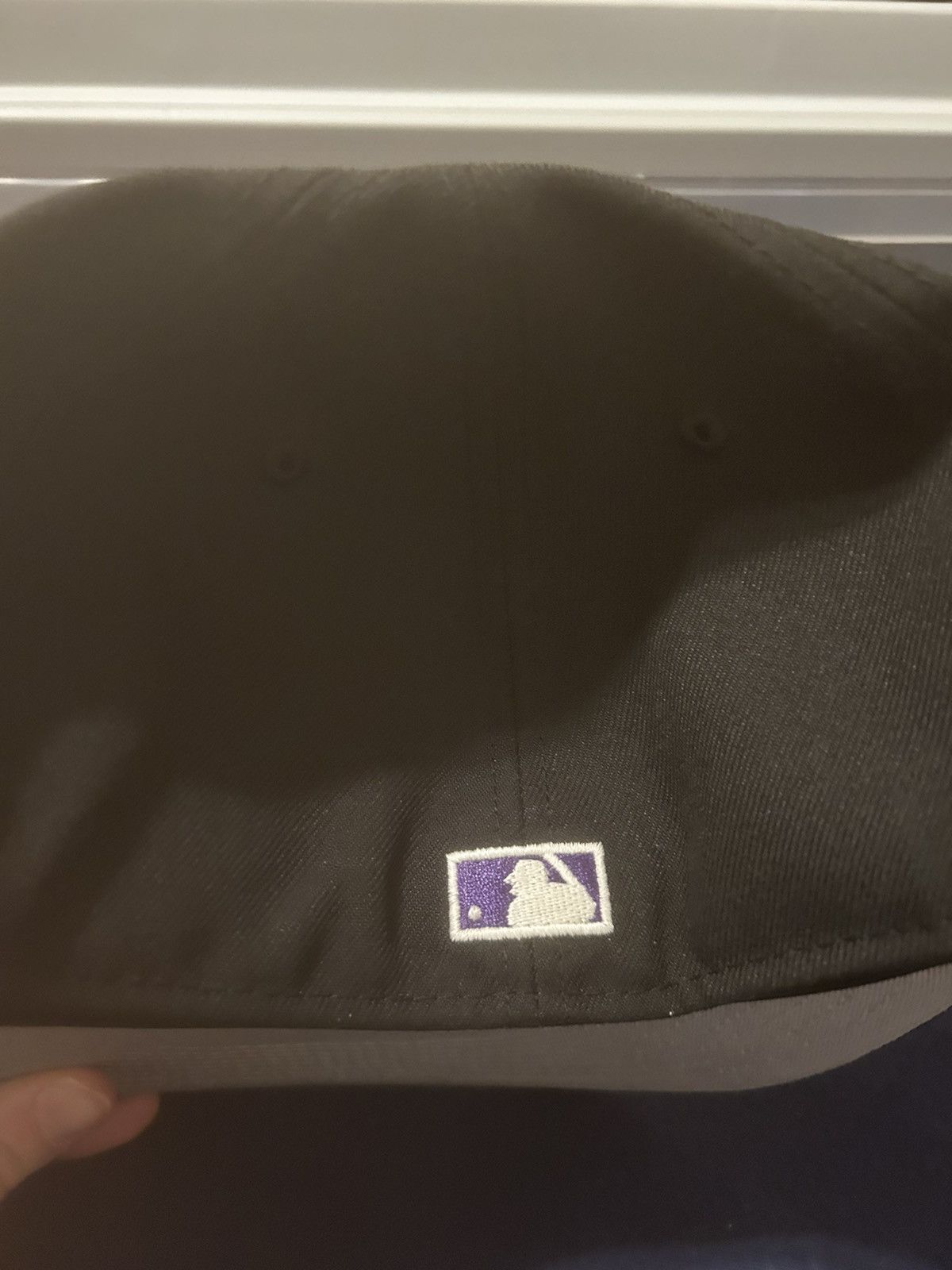 New Era Black Atlanta Braves New Era Fitted Hat Size 7 1/4 Size ONE SIZE - 4 Thumbnail