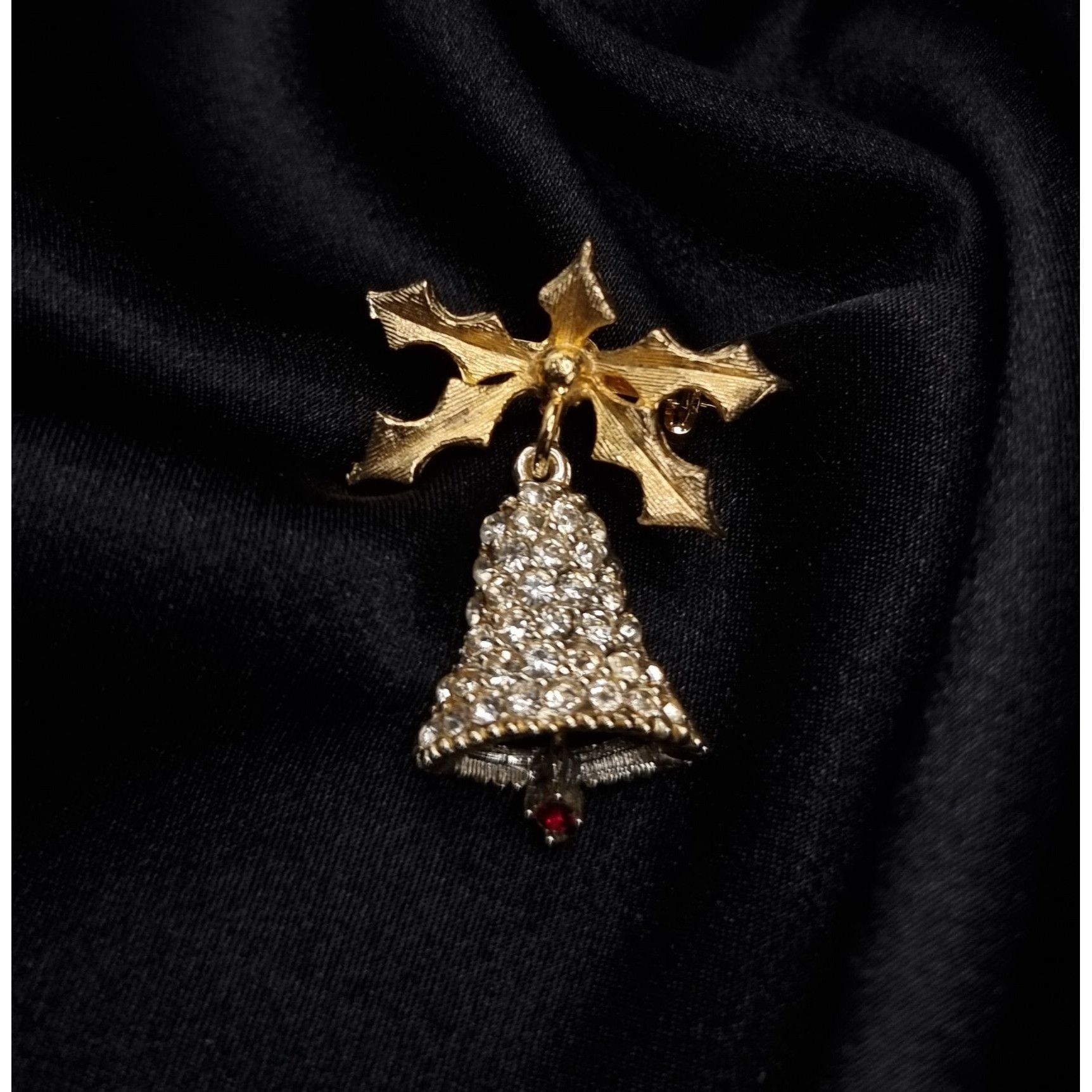 Vintage Vintage 1950's-1960's Signed DODDS Gold-Tone Rhinestone Chri Size ONE SIZE - 2 Thumbnail