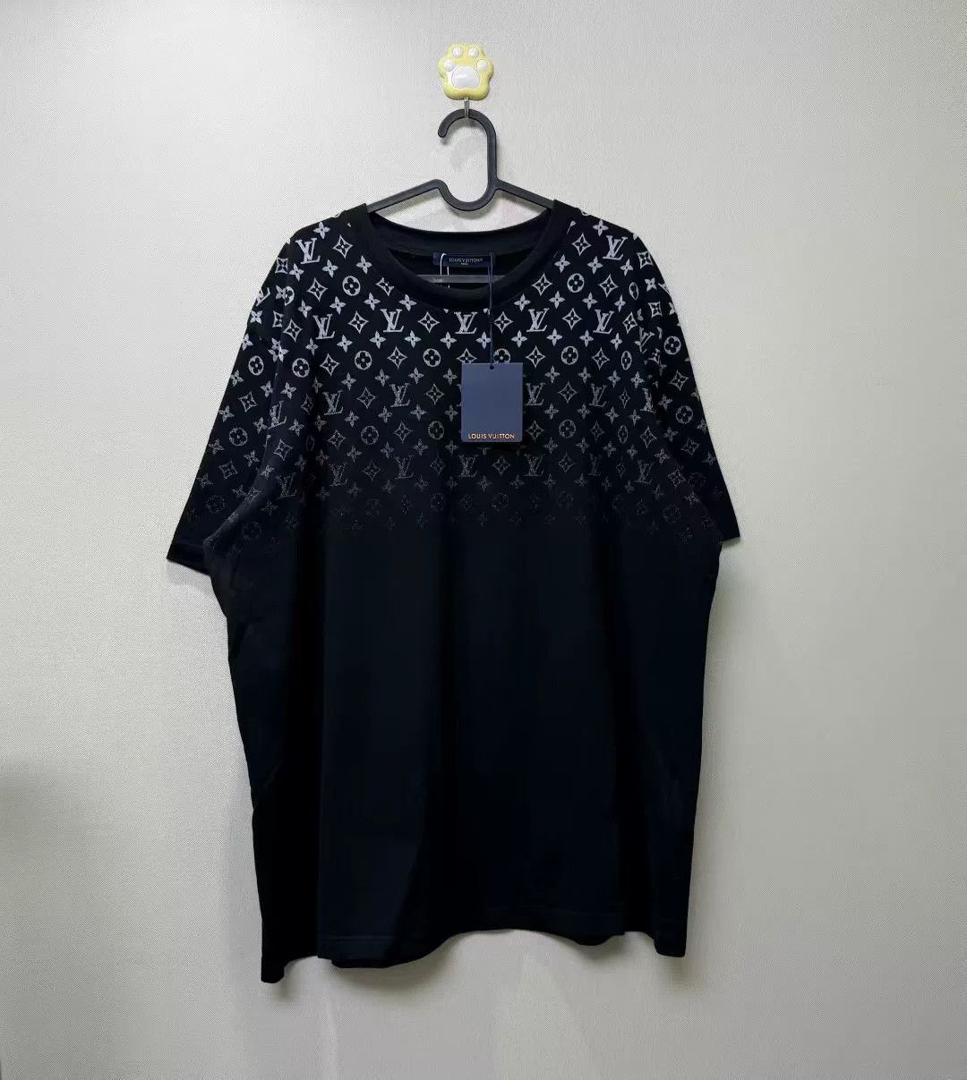 Louis Vuitton louis vuitton black logo gradient short sleeve Size US L / EU 52-54 / 3 - 1 Thumbnail