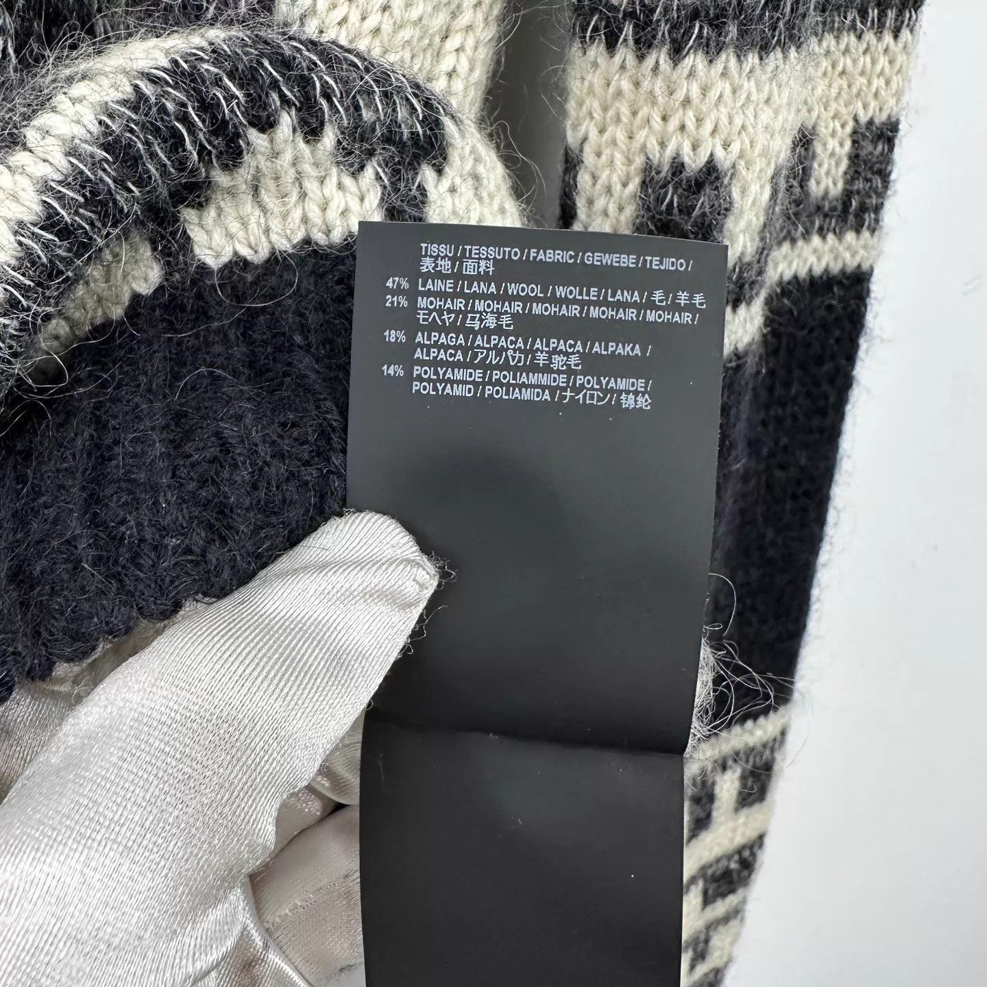 Saint Laurent Paris Saint Laurent Black & White Robot Jacquard Sweater XS Size XS / US 0-2 / IT 36-38 - 6 Thumbnail