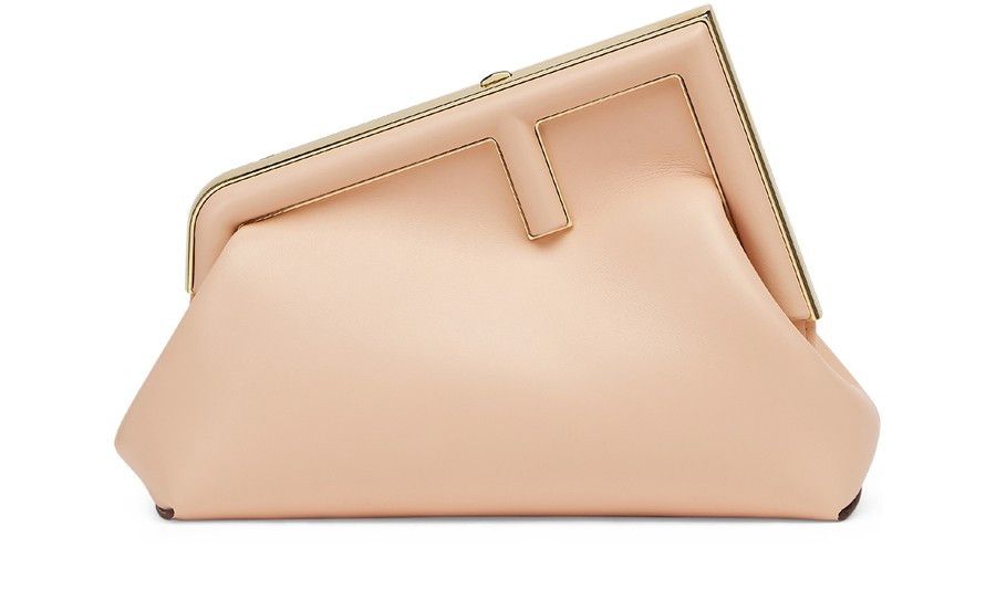 o1s1wg110525 Clutches in Beige