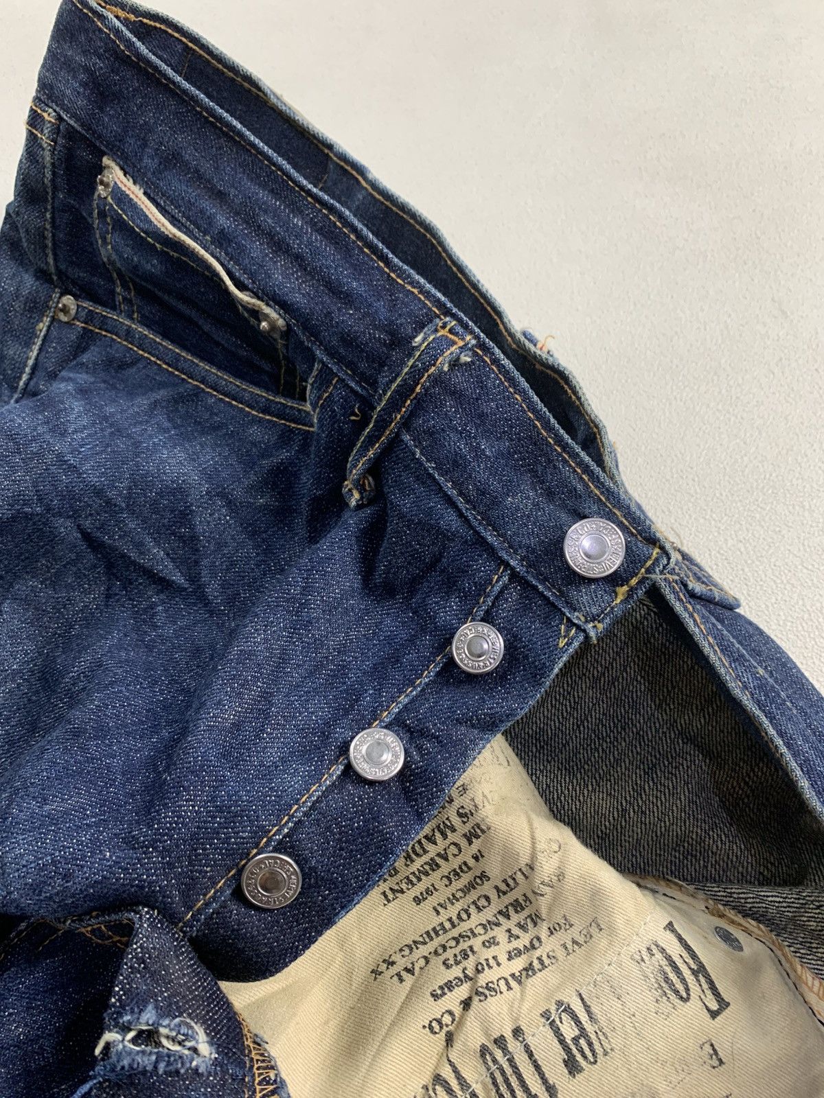 Levi's Vintage Clothing Levis 501XX Big E BuckleBack Jeans pants Size US 34 / EU 50 - 7 Thumbnail