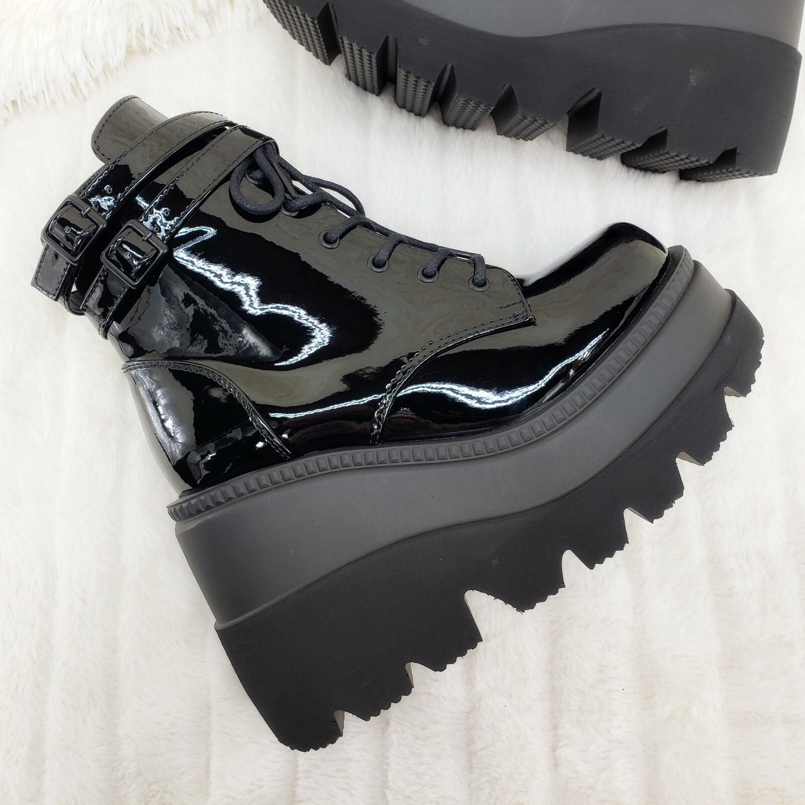 DEMONIA Shaker 52 Black Patent Platform 4.5