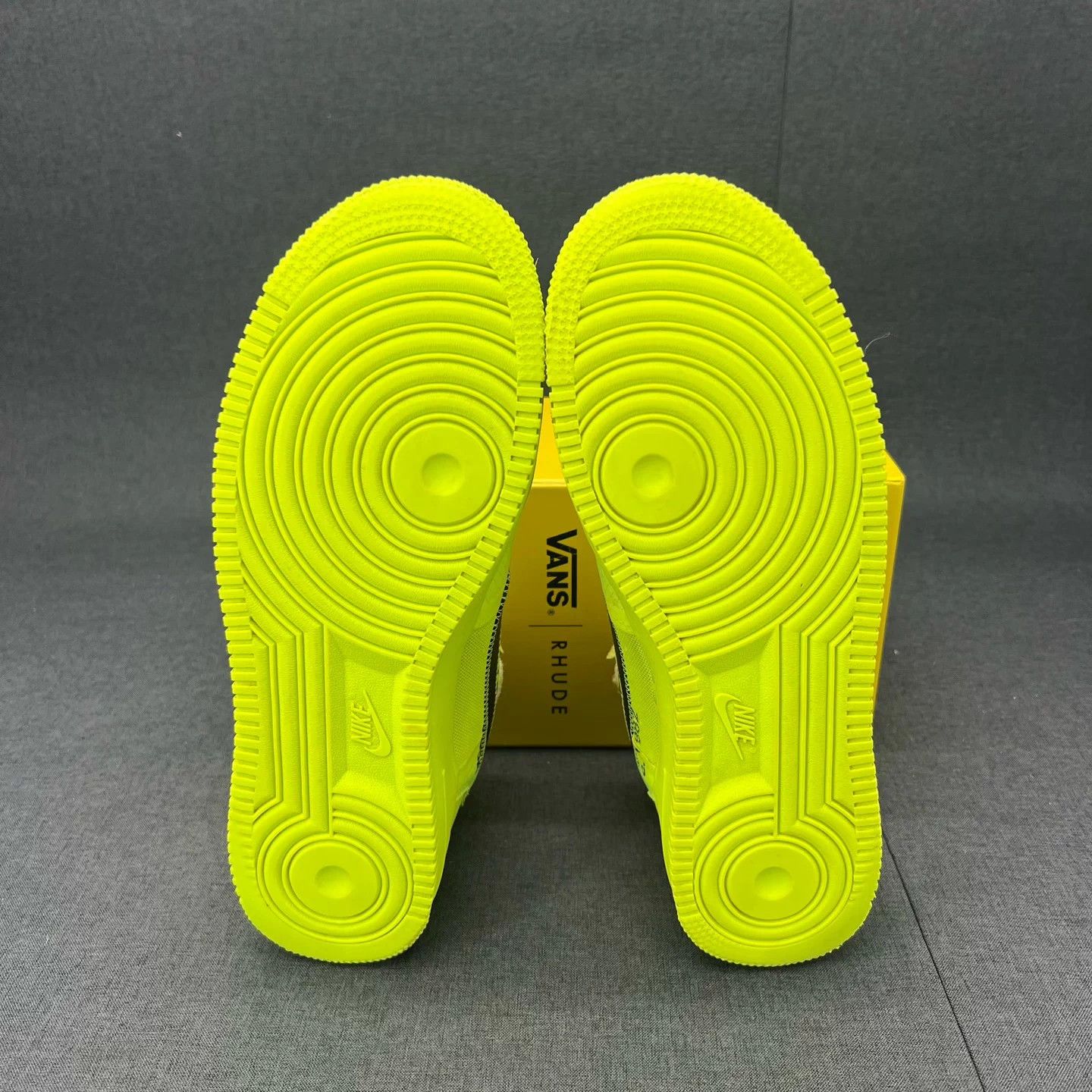 Off-White Off-White x Nike AF1 Volt 44.5 Worn a Few Times Size US 10.5 / EU 43-44 - 4 Thumbnail
