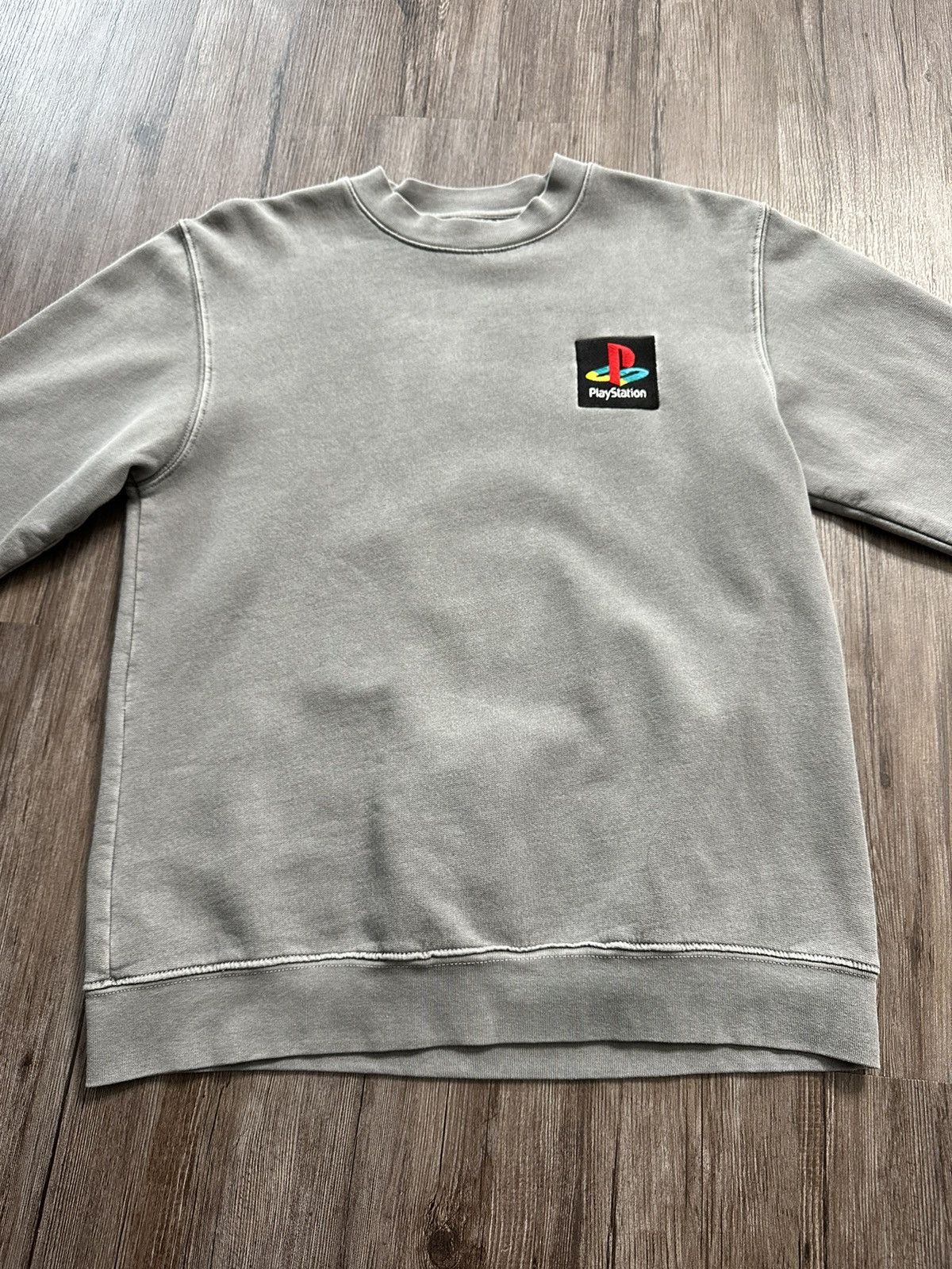 Playstation × Travis Scott 😵‍💫Travis Scott😵‍💫 PlayStation Crewneck Sweatshirt Size Medium Size US M / EU 48-50 / 2 - 3 Thumbnail