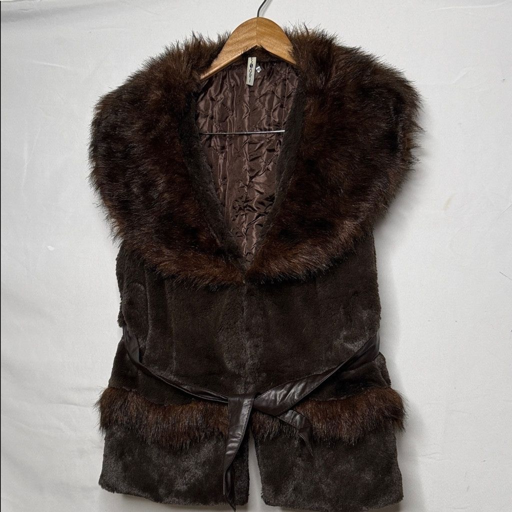 The Unbranded Brand Essori chocolate brown faux fur front closure vest sz L/XL Size L / US 10 / IT 46 - 1 Thumbnail