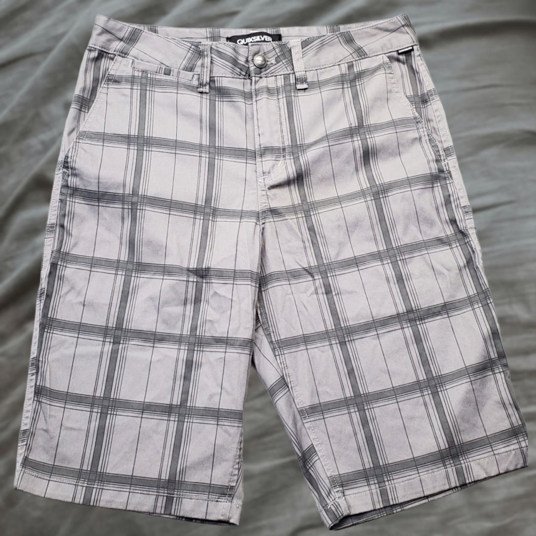 Quiksilver Quiksilver Mens Bermuda Shorts 30 Multi Plaid Flat Front Slash Pocket Mid Waist Mens Size 30 Multicolor Size US 30 / EU 46 - 1 Thumbnail