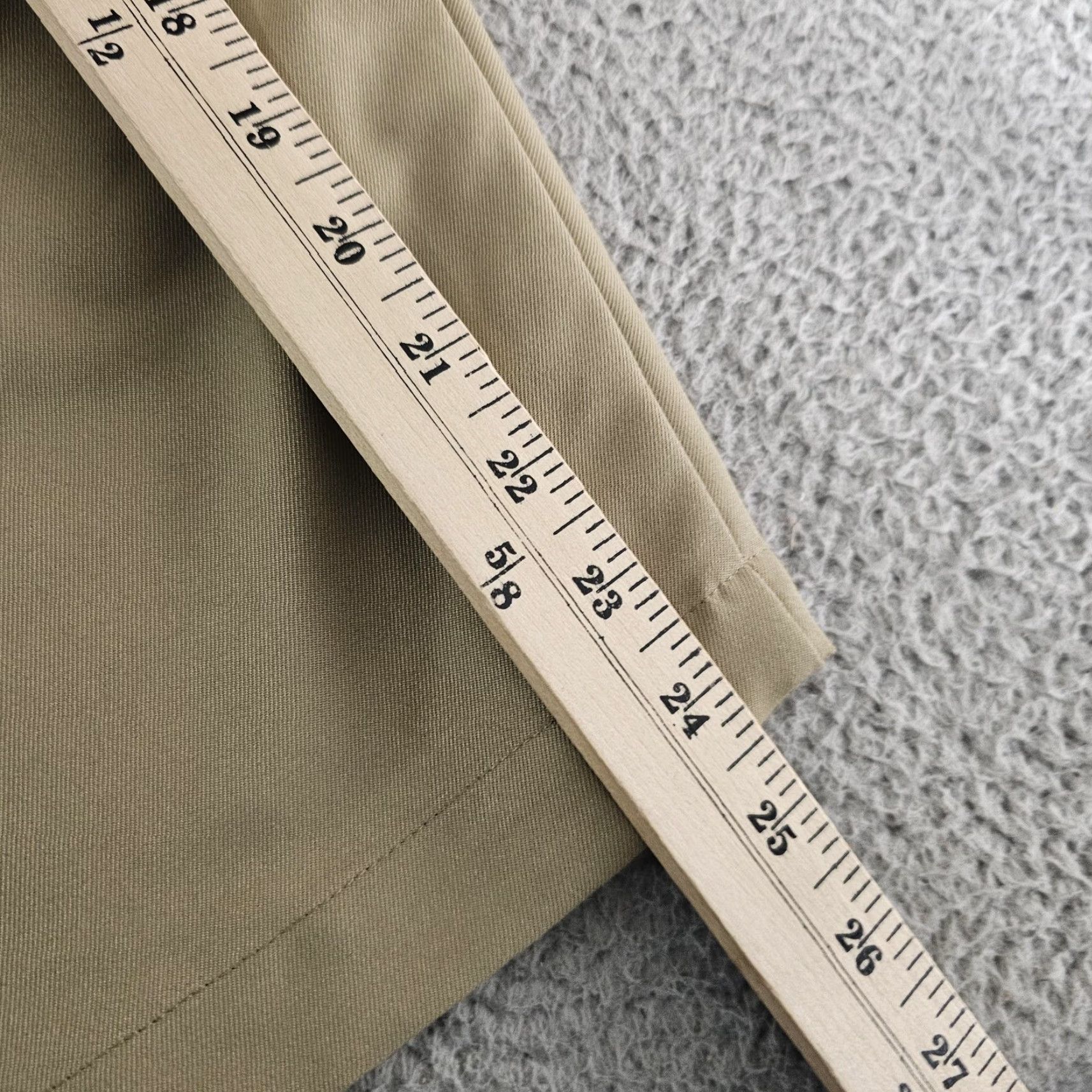 Haggar Haggar Shorts Mens 48 Chino Beige 11 Inseam Cool 18 Quick Dry UPF 50 Casual Belt Loops Flat Front Size US 32 / EU 48 - 5 Thumbnail