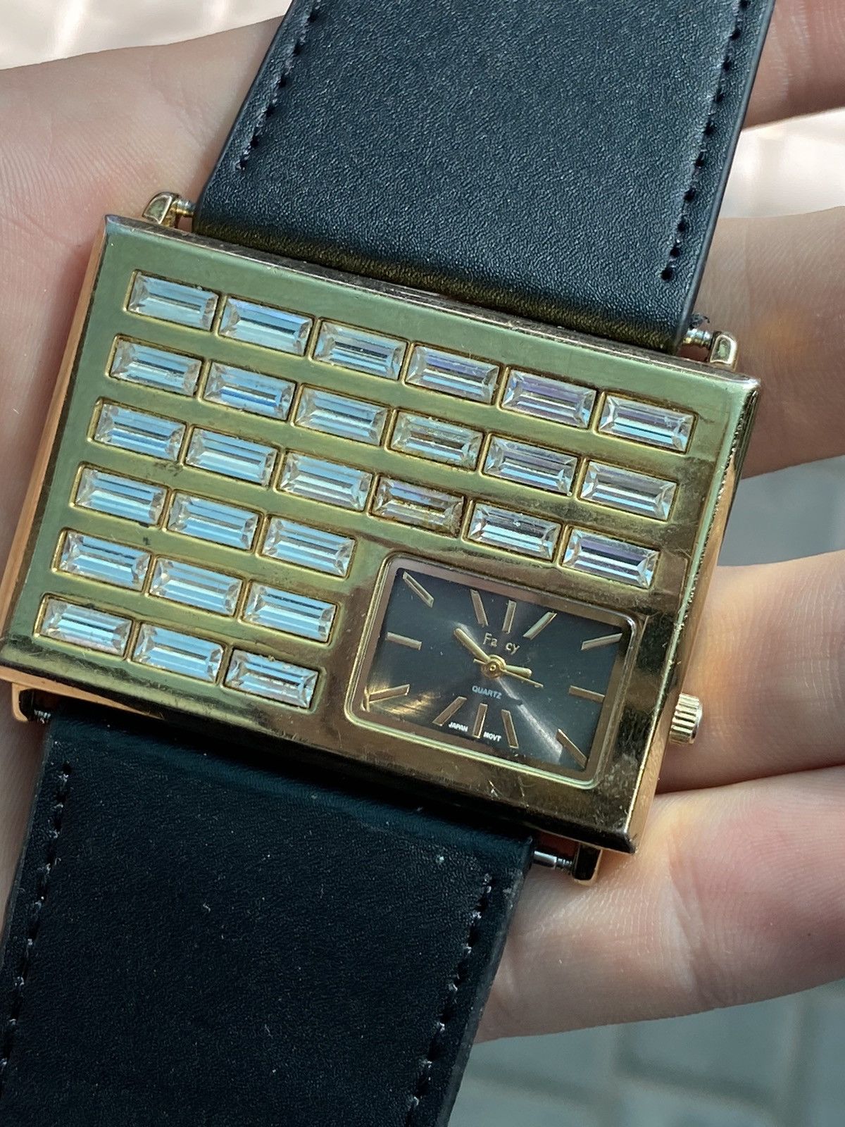Japanese Brand Vintage Rare Gold-Plated Watch with Crystals Size ONE SIZE - 7 Thumbnail