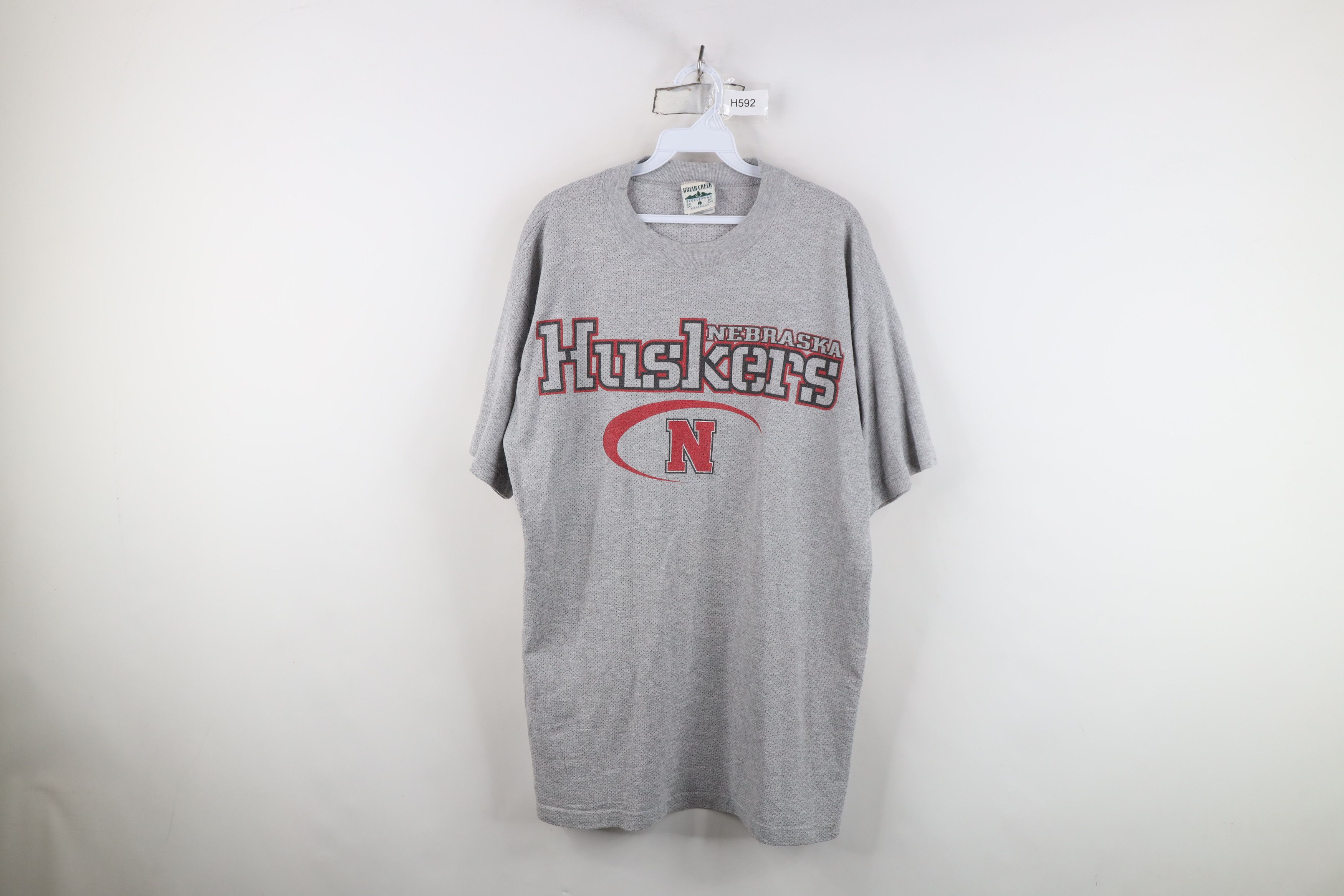 Vintage Vintage 90s University of Nebraska Huskers Mesh T-Shirt USA Size US L / EU 52-54 / 3 - 1 Thumbnail