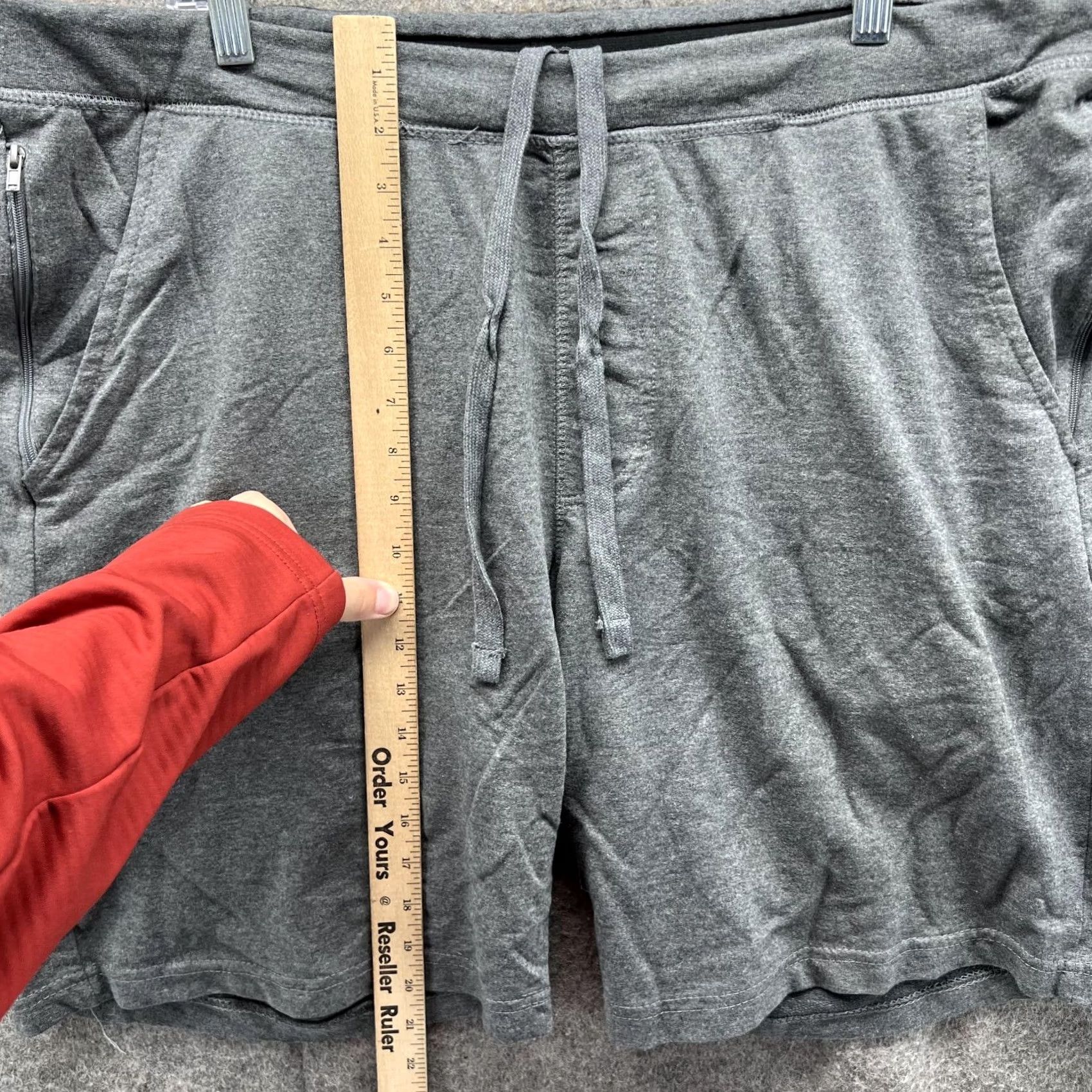 Eddie Bauer Eddie Bauer Shorts Men XL Gray Polyester Athletic Training Zip Drawstring Inseam 7 in Vintage No Regular Men’s XL Size US 36 / EU 52 - 6 Thumbnail