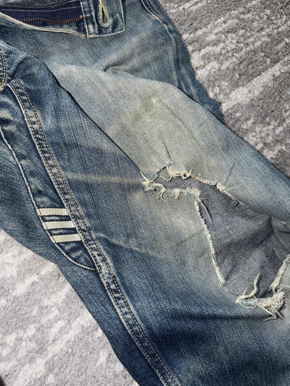 Diesel Diesel x Adidas vintage distressed denim Size US 32 / EU 48 - 4 Thumbnail