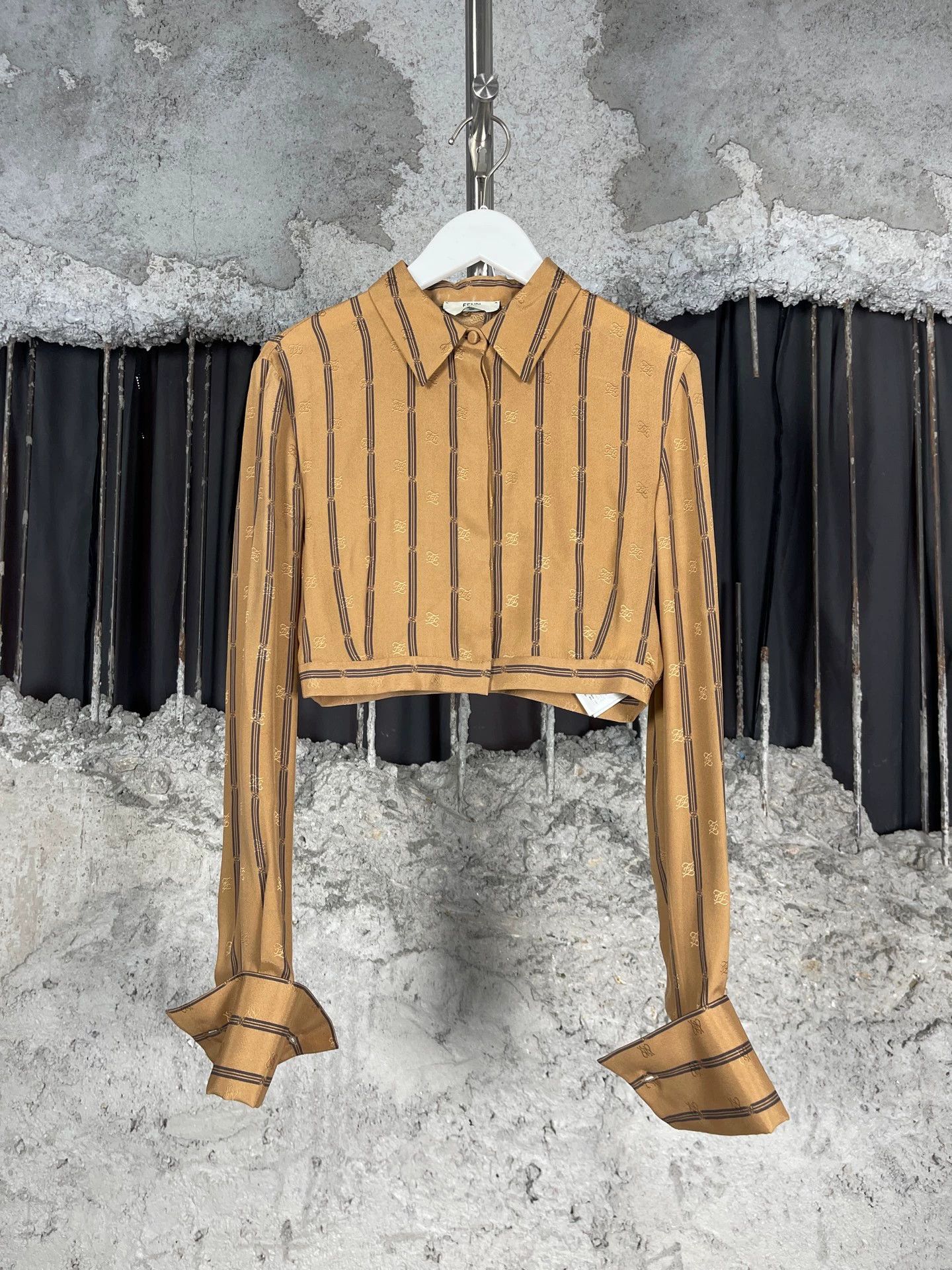 Fendi Fendi Shirt 36 99 New Size XS / US 0-2 / IT 36-38 - 1 Thumbnail