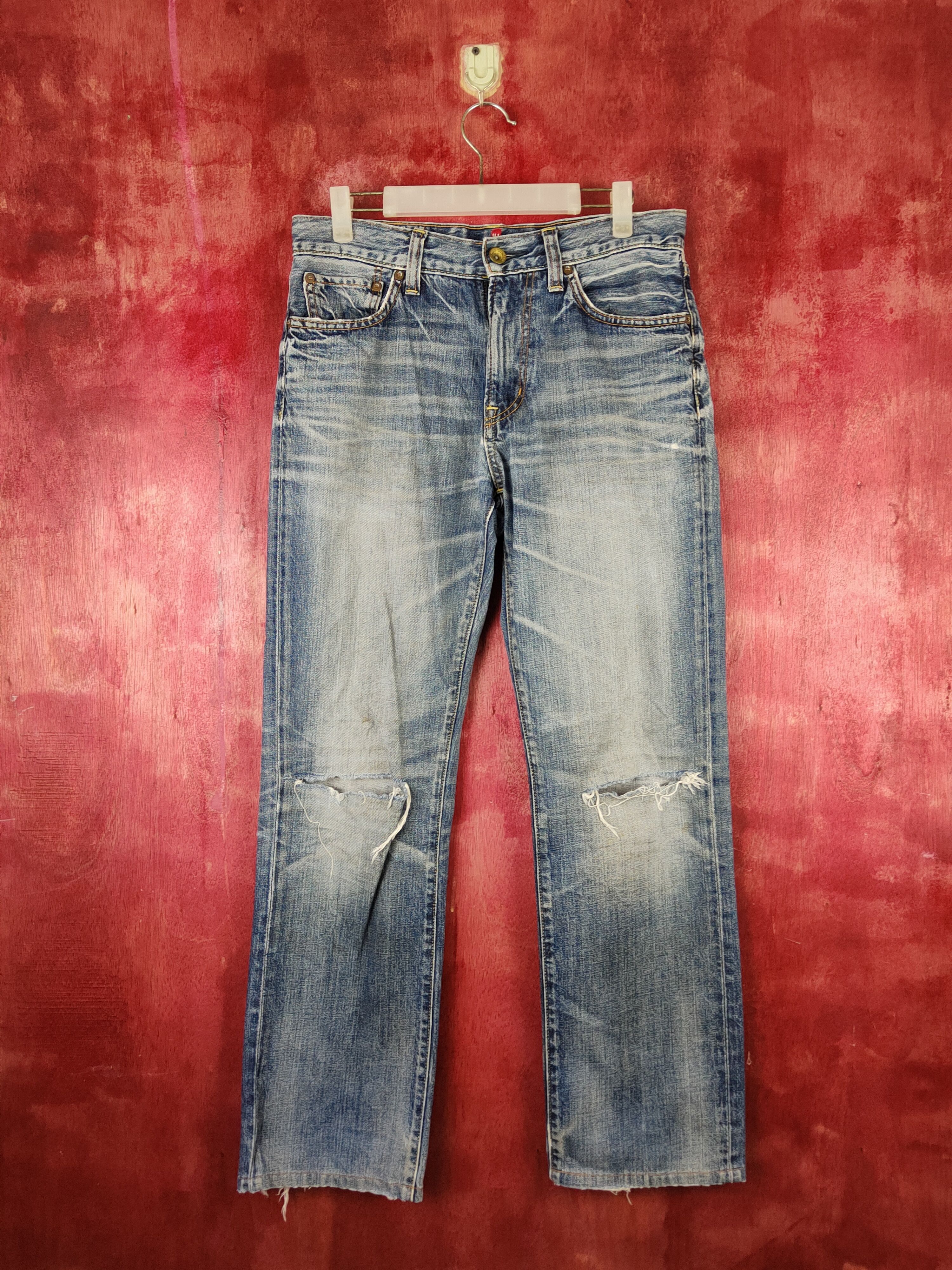 Japanese Brand Uniqlo Blue Faded Distressed Ripped Jeans #S1677 Size US 32 / EU 48 - 1 Thumbnail