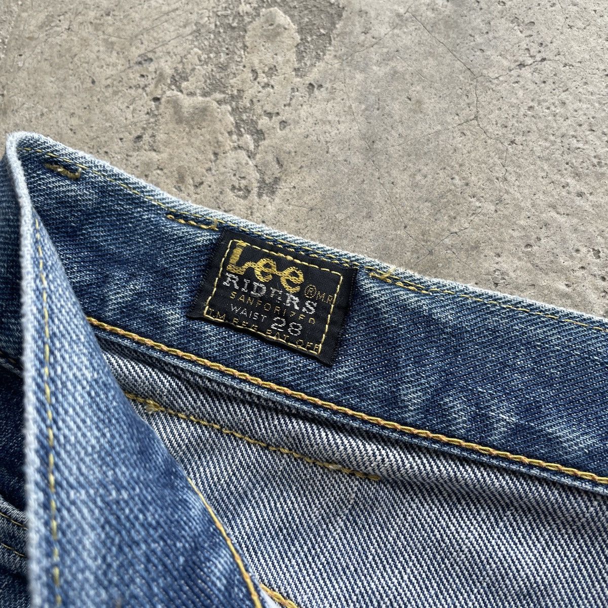 Japanese Brand Vintage Japan Lee Faded Fly Button Jeans Pants Denim W27 Size US 27 - 7 Thumbnail