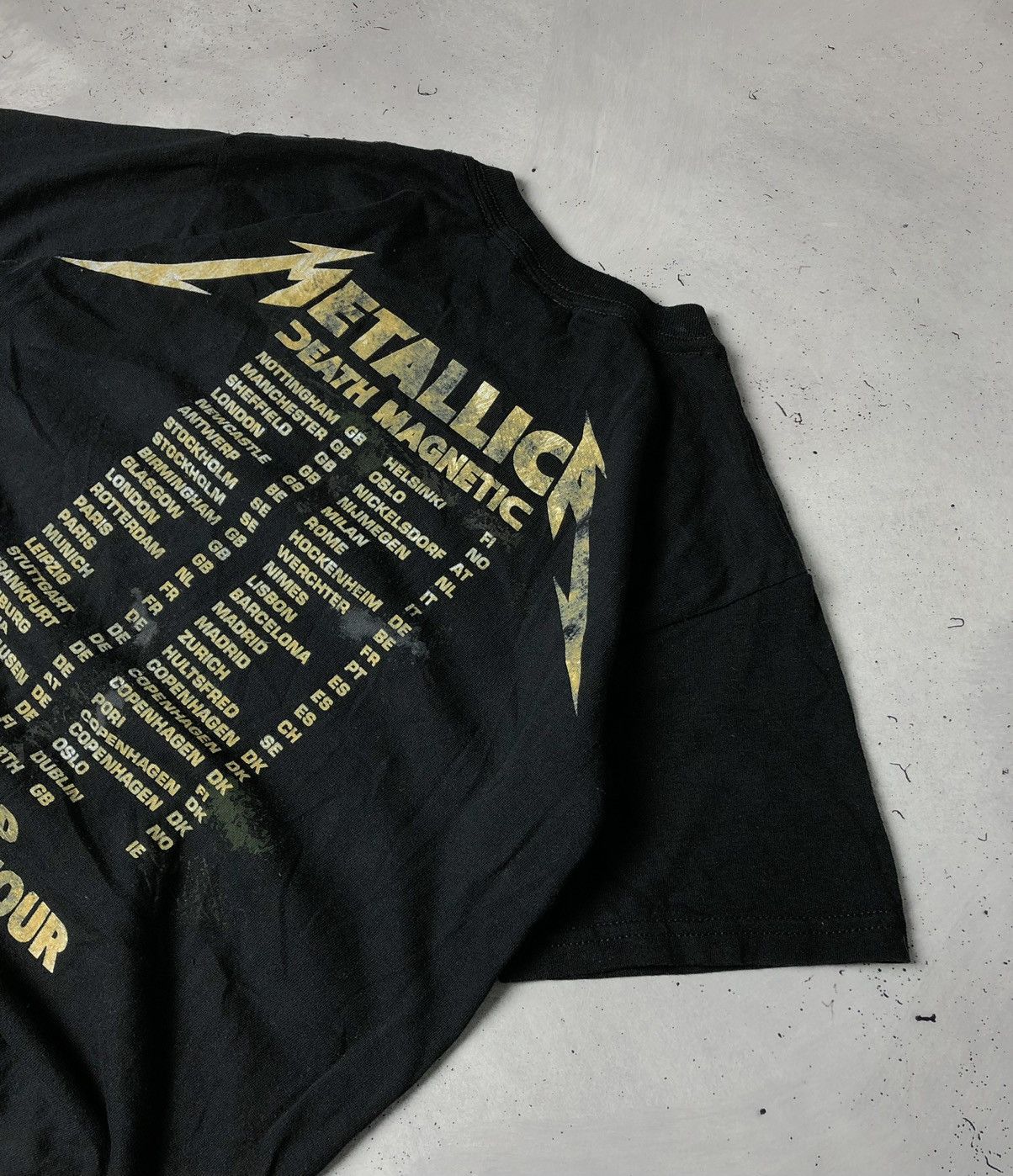 Band Tees × Metallica × Vintage Vintage Metallica Death Magnetic World Tour T-Shirt 2009 Size US S / EU 44-46 / 1 - 12 Thumbnail