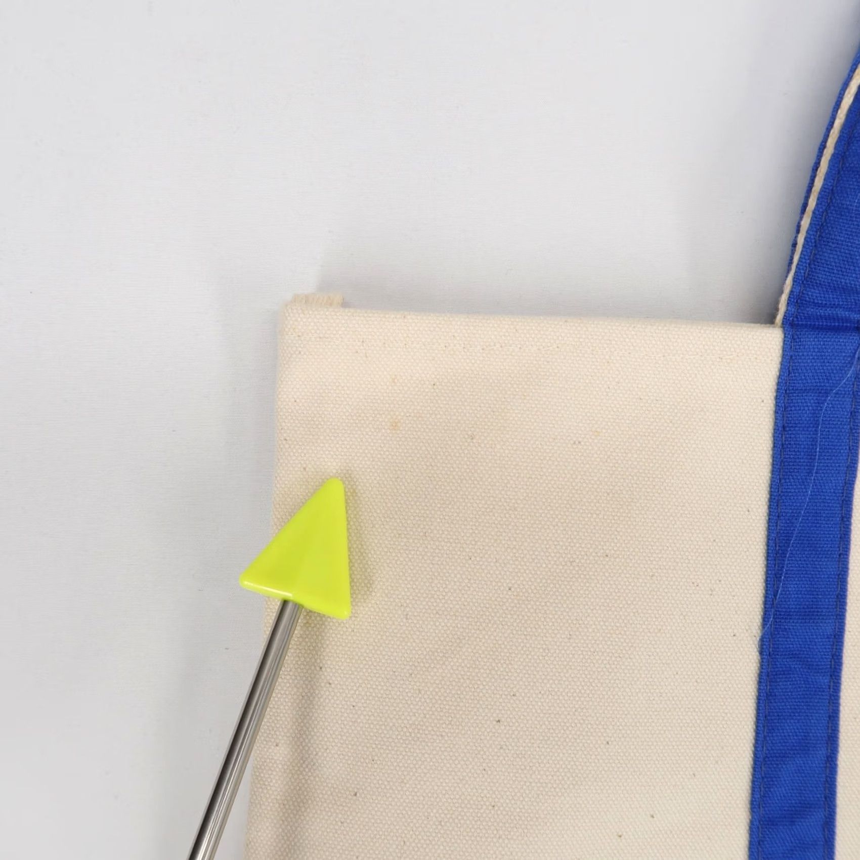 Bloomingdale's VINTAGE Bloomingdale's Bloomies Tote Bag Cream Logo Canvas Blue Tote Women Size ONE SIZE - 4 Thumbnail