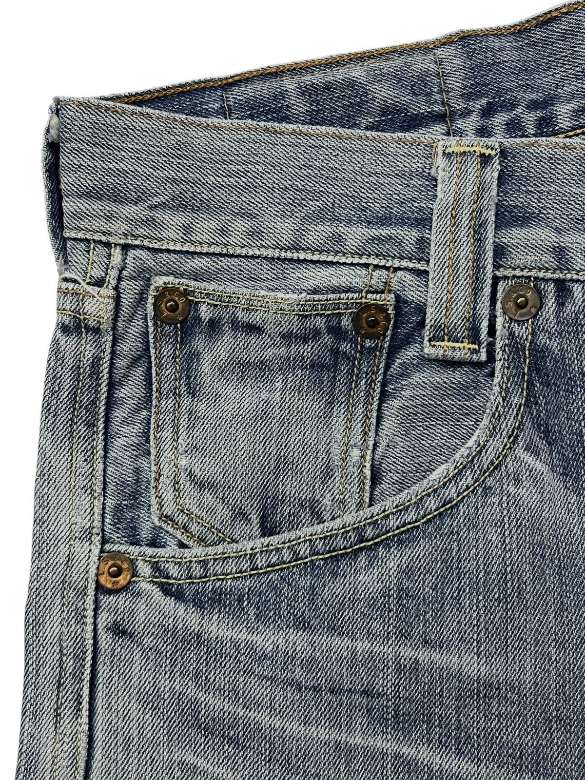 Levi's Baggy Vintage Levi’s 703 - Faded, Distressed Denim Size US 33 - 8 Thumbnail