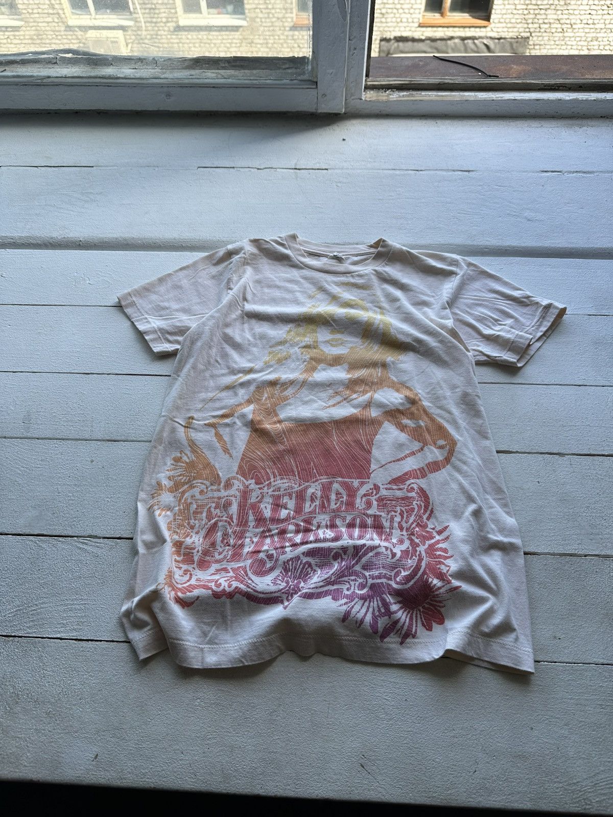 Band Tees RARE 04' KELLY CLARKSON ADDICTED TOUR SHIRT AMERICAN SINGER Size US M / EU 48-50 / 2 - 1 Thumbnail