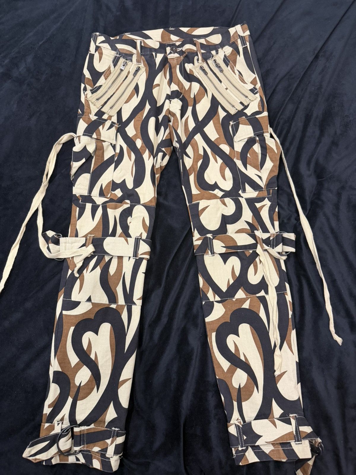 Number (N)ine Number Nine AW04 tribal hearts camo cargo pants Size US 31 - 1 Thumbnail