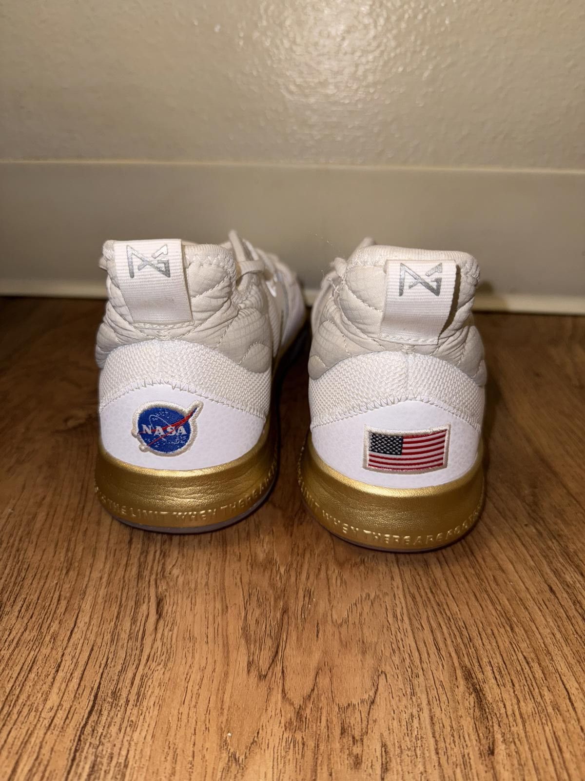 Nike Nike PG3 Nasa White (GS) Size US 6 / EU 39 - 2 Thumbnail