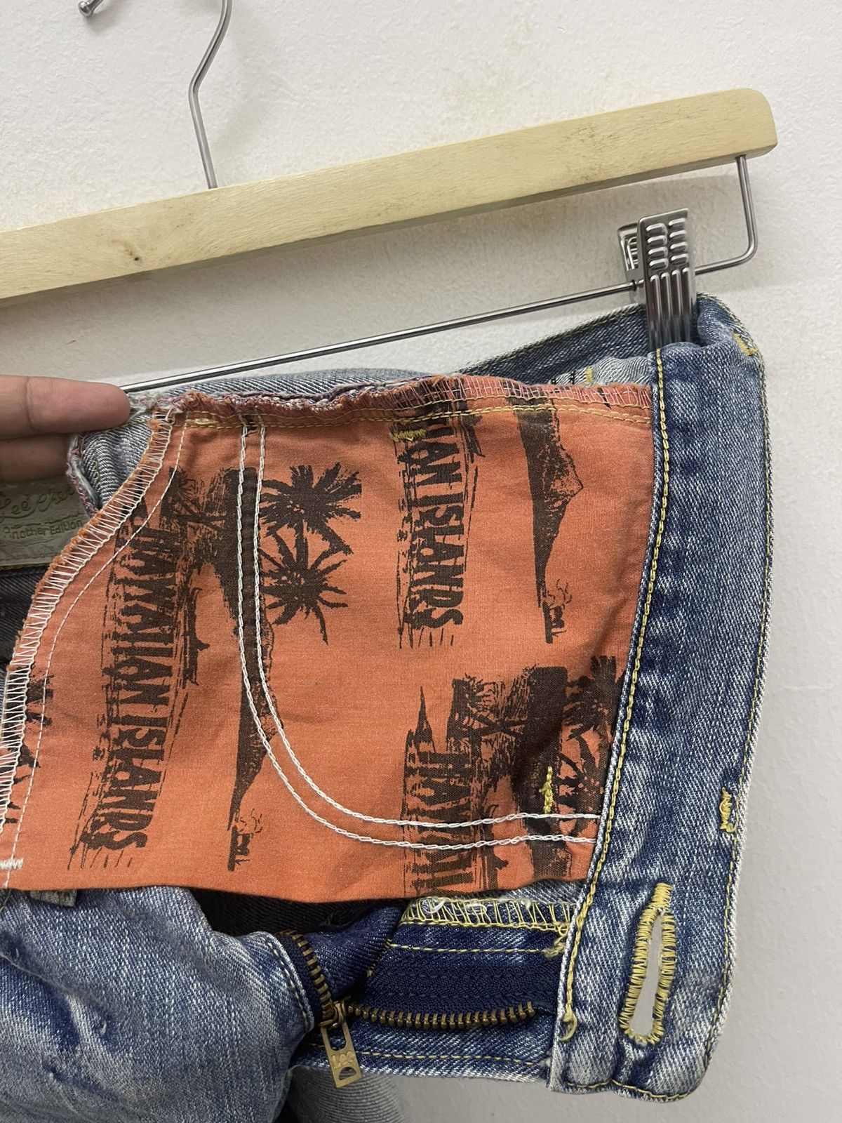 Lee Rare Vintage LEE COWBOY Made in Japan Distressed Thrashed Size US 28 / EU 44 - 13 Thumbnail